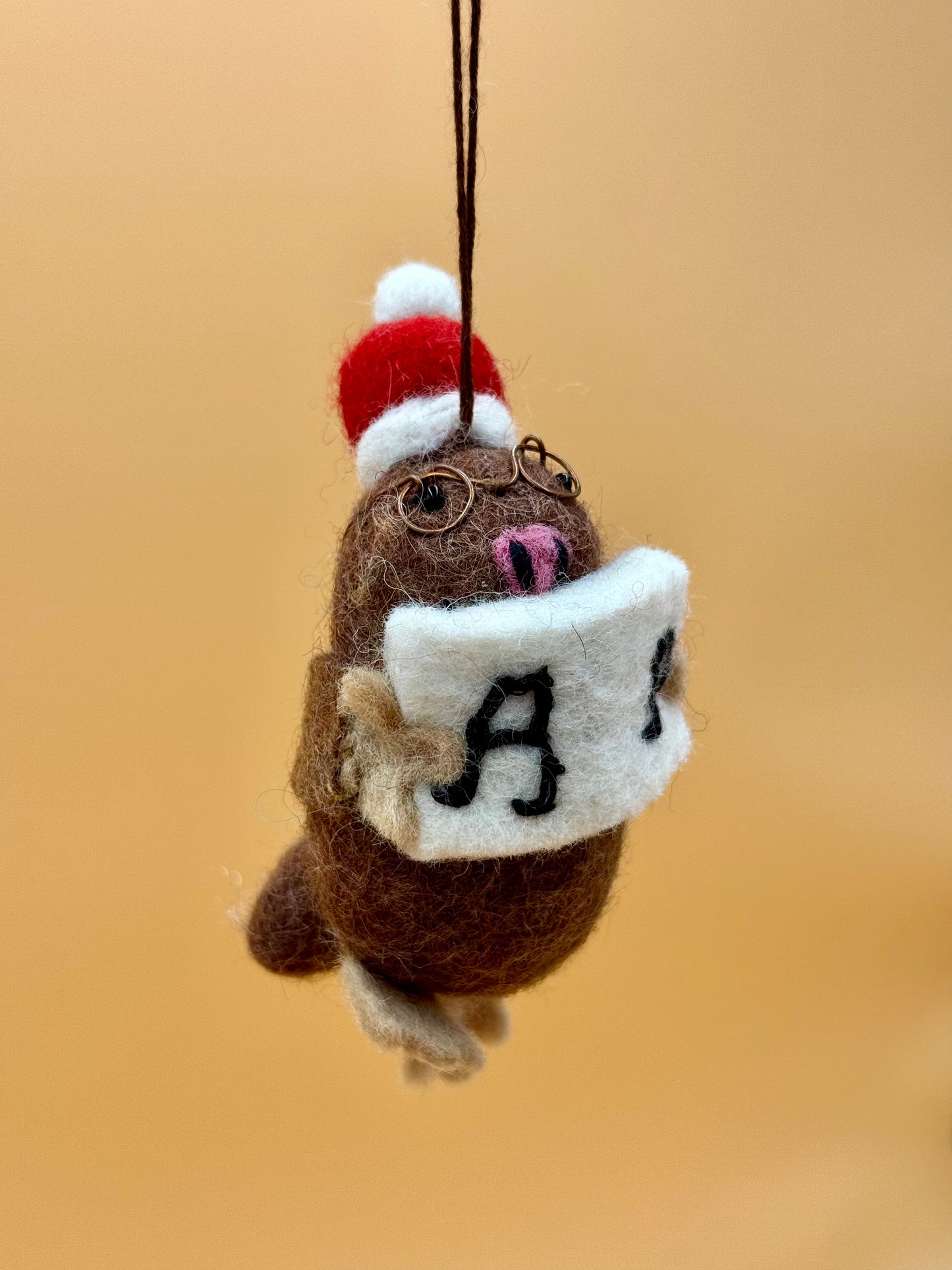 Filzanhänger Schlüsselanhänger Weihnachten Maulwurf mit Mütze und Brille