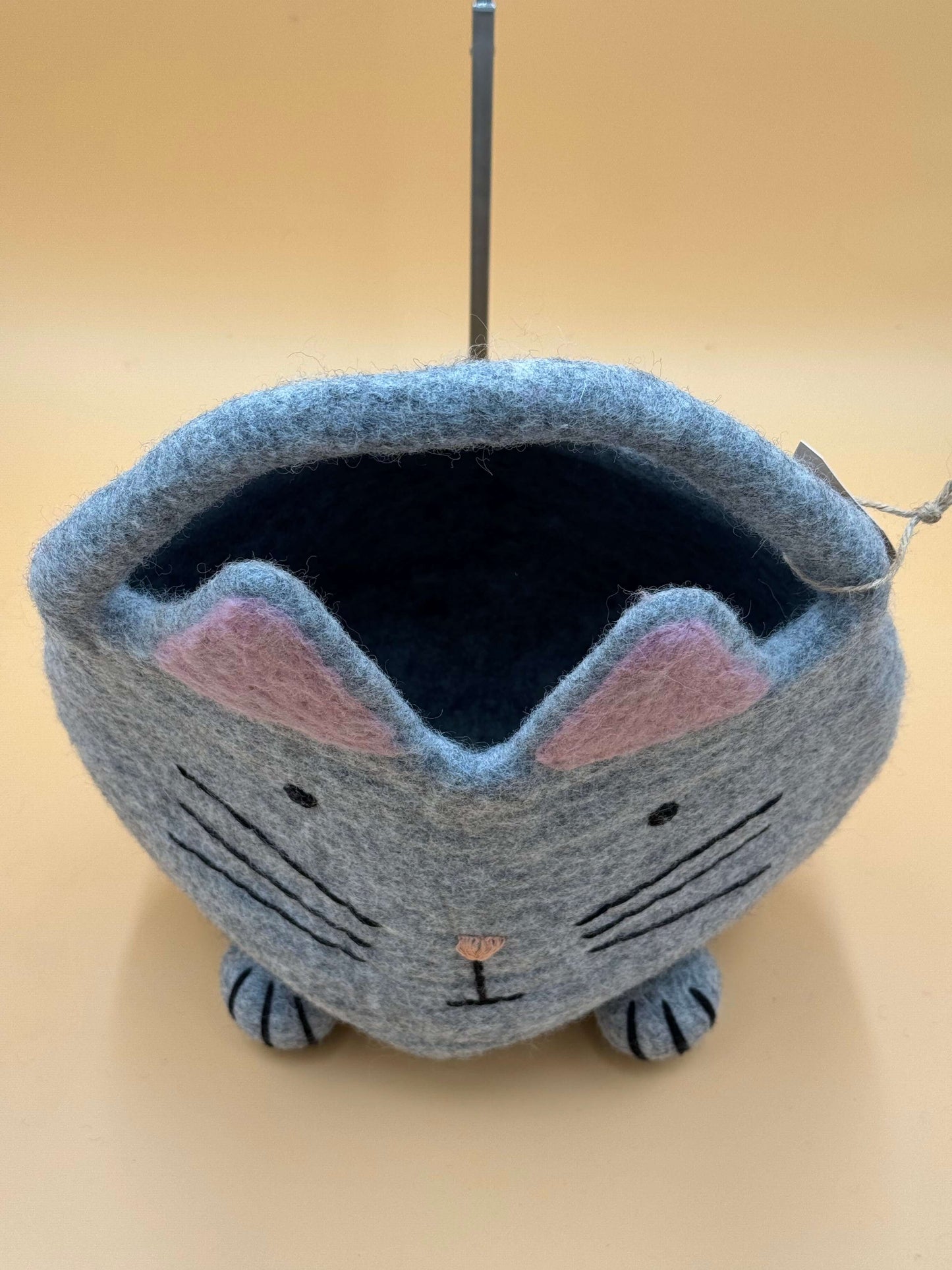 Handmade grey felt storage basket in the shape of a cat, size L, perfect for organizing toys and personal items.