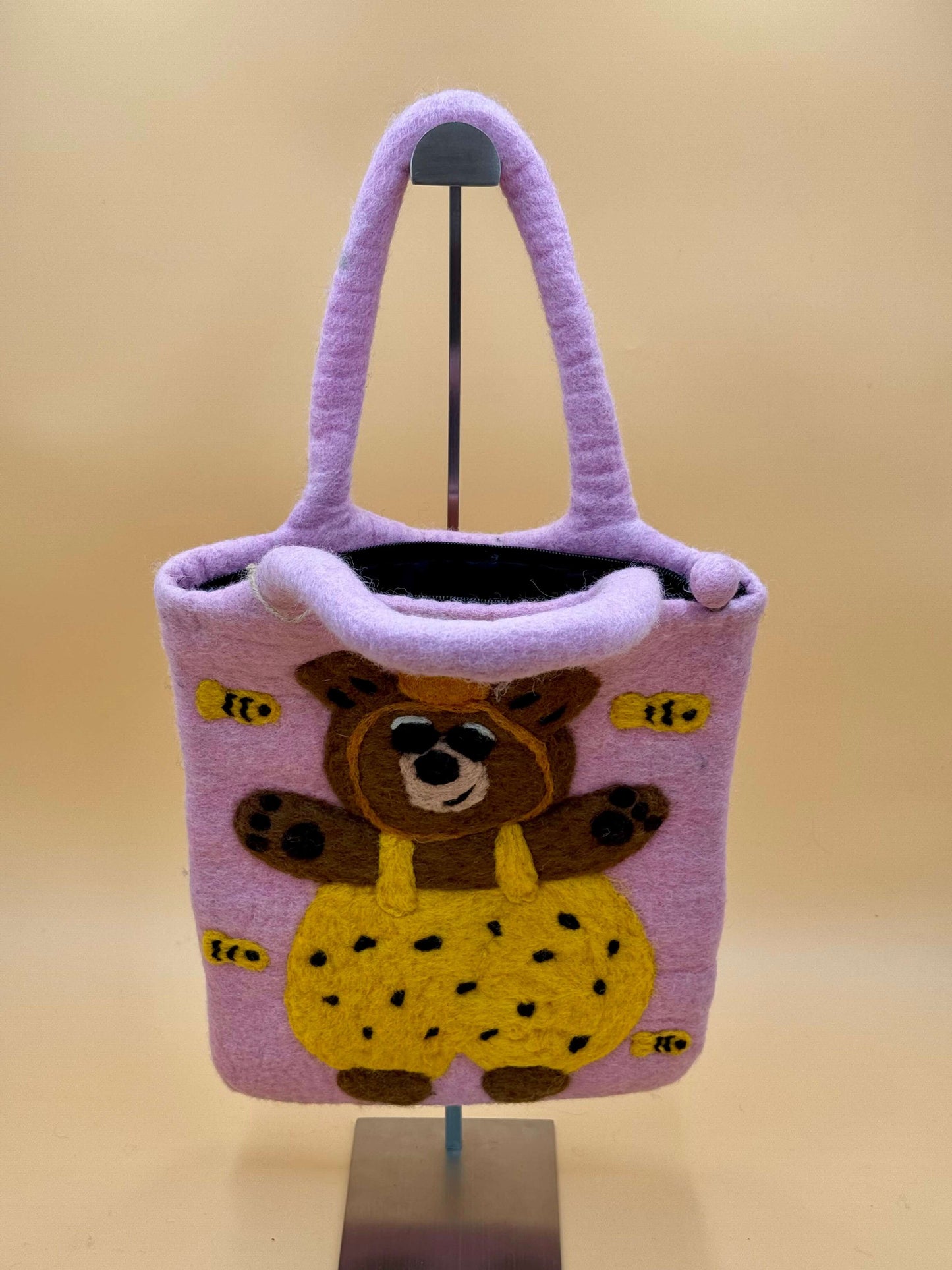 Handtasche Filztasche Size L Large Bag Bär mit Bienen, rosa und gelb, 100% Wolle, handgemacht, 29x36cm.
