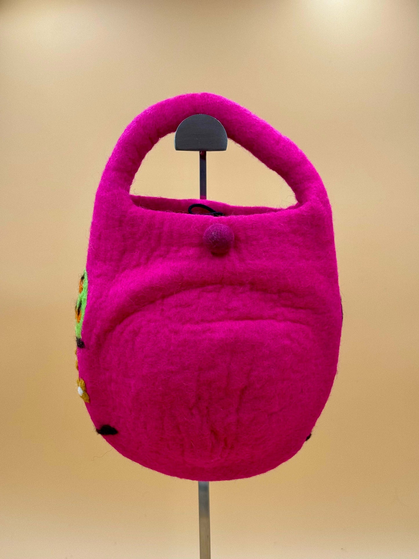 Handtasche Filztasche Size S Bucket Bag Gans in pink, handgefertigt aus 100% Wolle, für Geldbörse und Kleinigkeiten.