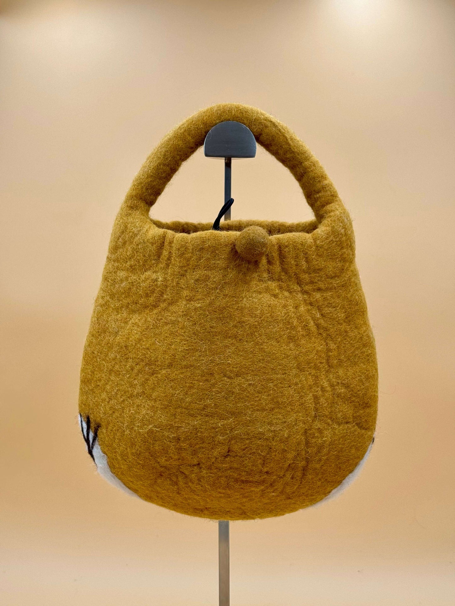 Handgemachte Handtasche Filztasche Size S Bucket Bag in gelb, ideal für Geldbörse und Kosmetik, 28x25 cm.