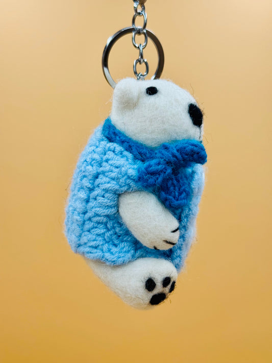 Filzanhänger Schlüsselanhänger Eisbär mit Pullover und Schal