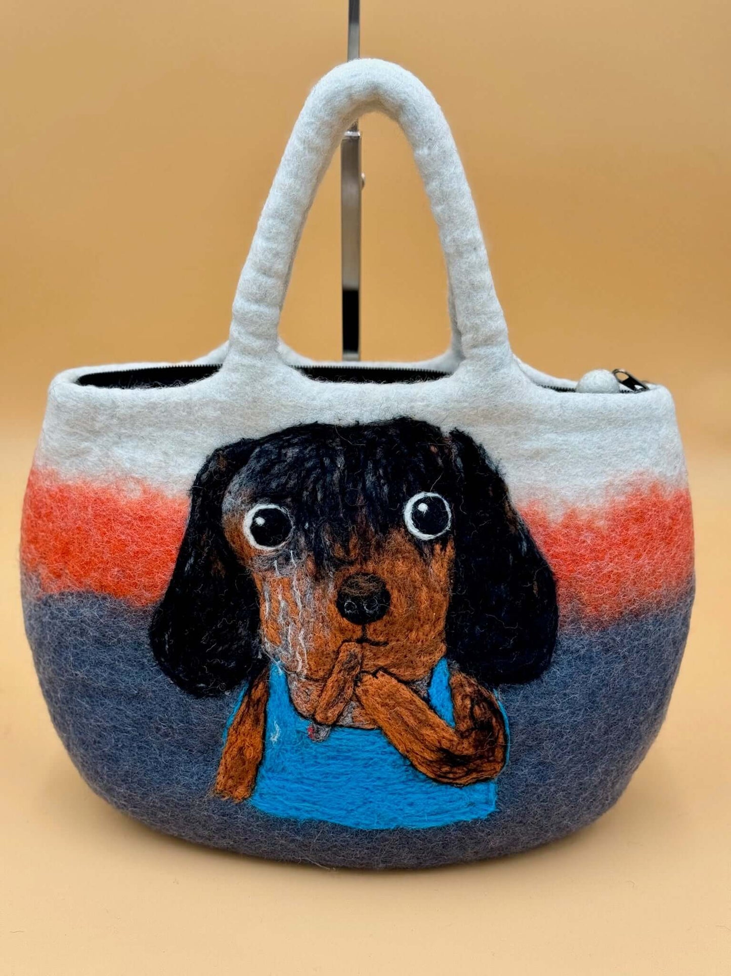 Handgemachte Filztasche Größe L mit Hundemotiv aus 100 % Wolle