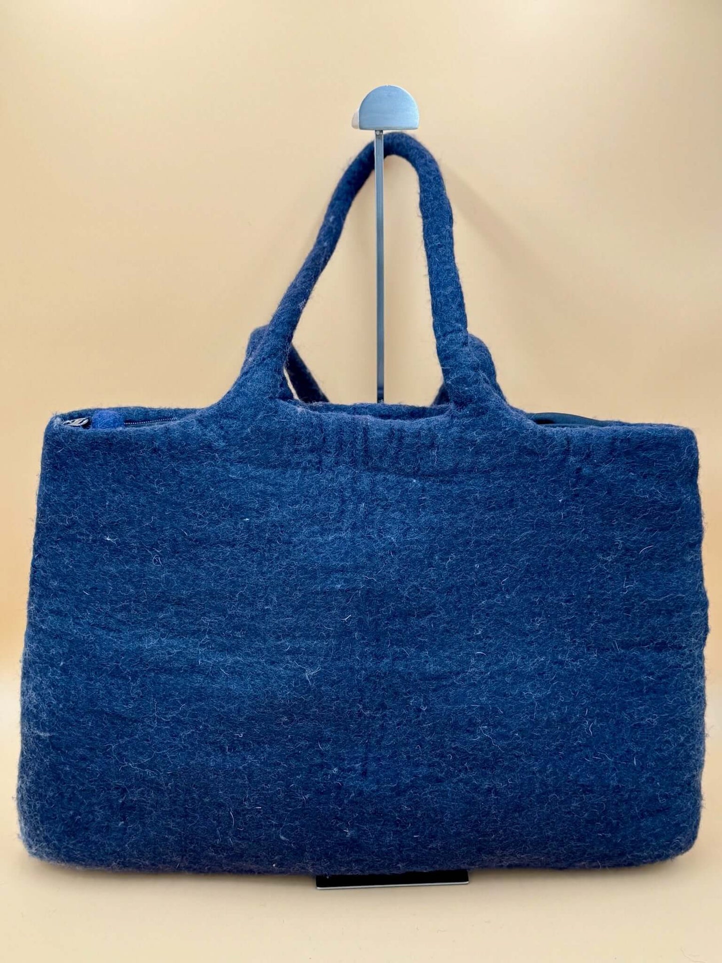 Schultertasche Filztasche Size XL Large Bag in dark blue with handles, perfect for carrying everyday essentials.