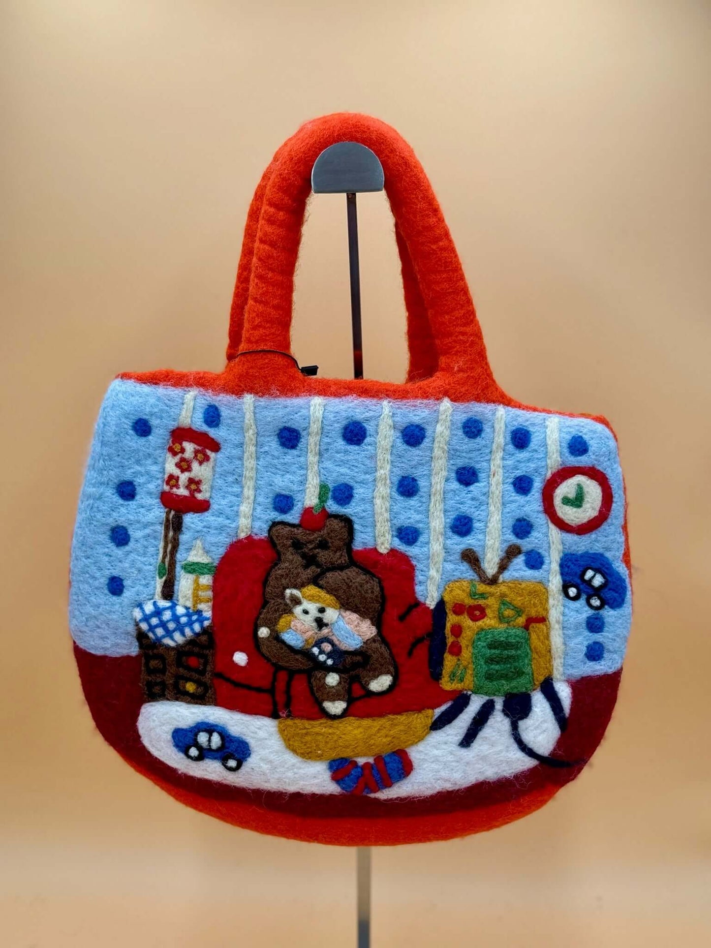 Handgemachte Handtasche Filztasche in Orange mit buntem Muster, Größe L 38x32cm, für den Alltag und zu Hause