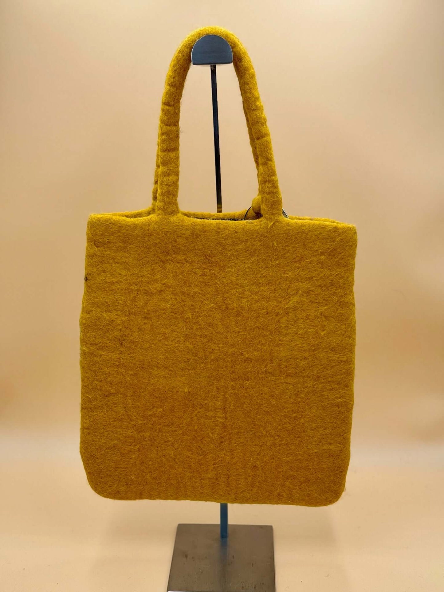 Schultertasche Filztasche Size L Shopper Hase mit Blumen - urbanchameleonberlin