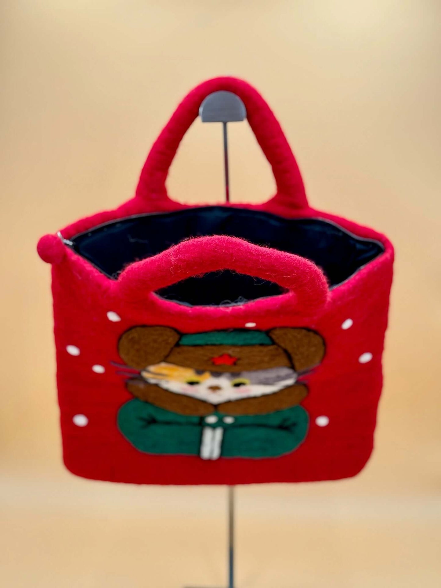 Handtasche Filztasche Size L Large Bag katze in Mantel - urbanchameleonberlin