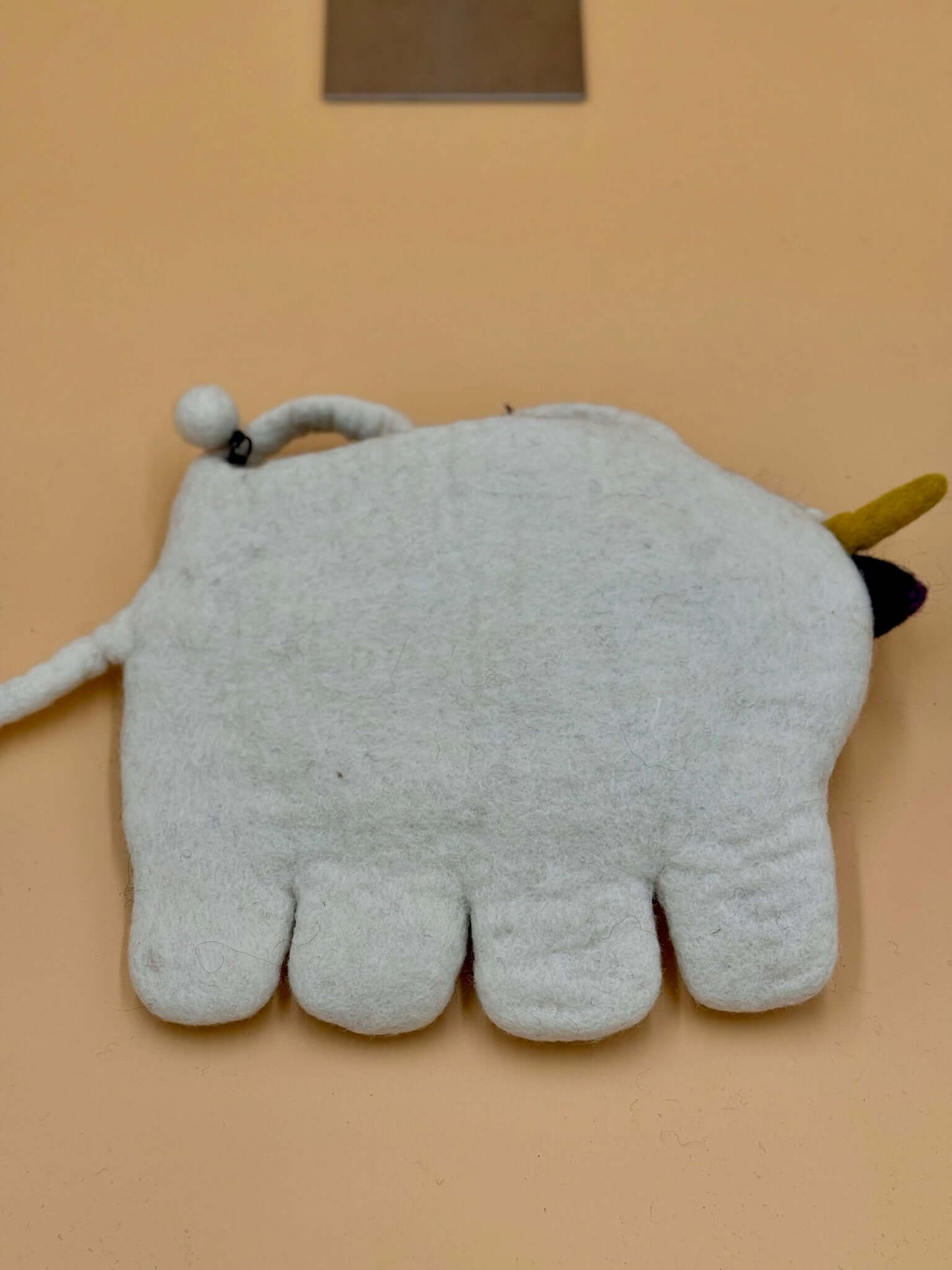 Umhängetasche Filztasche Size M Crossbody Kuh - urbanchameleonberlin