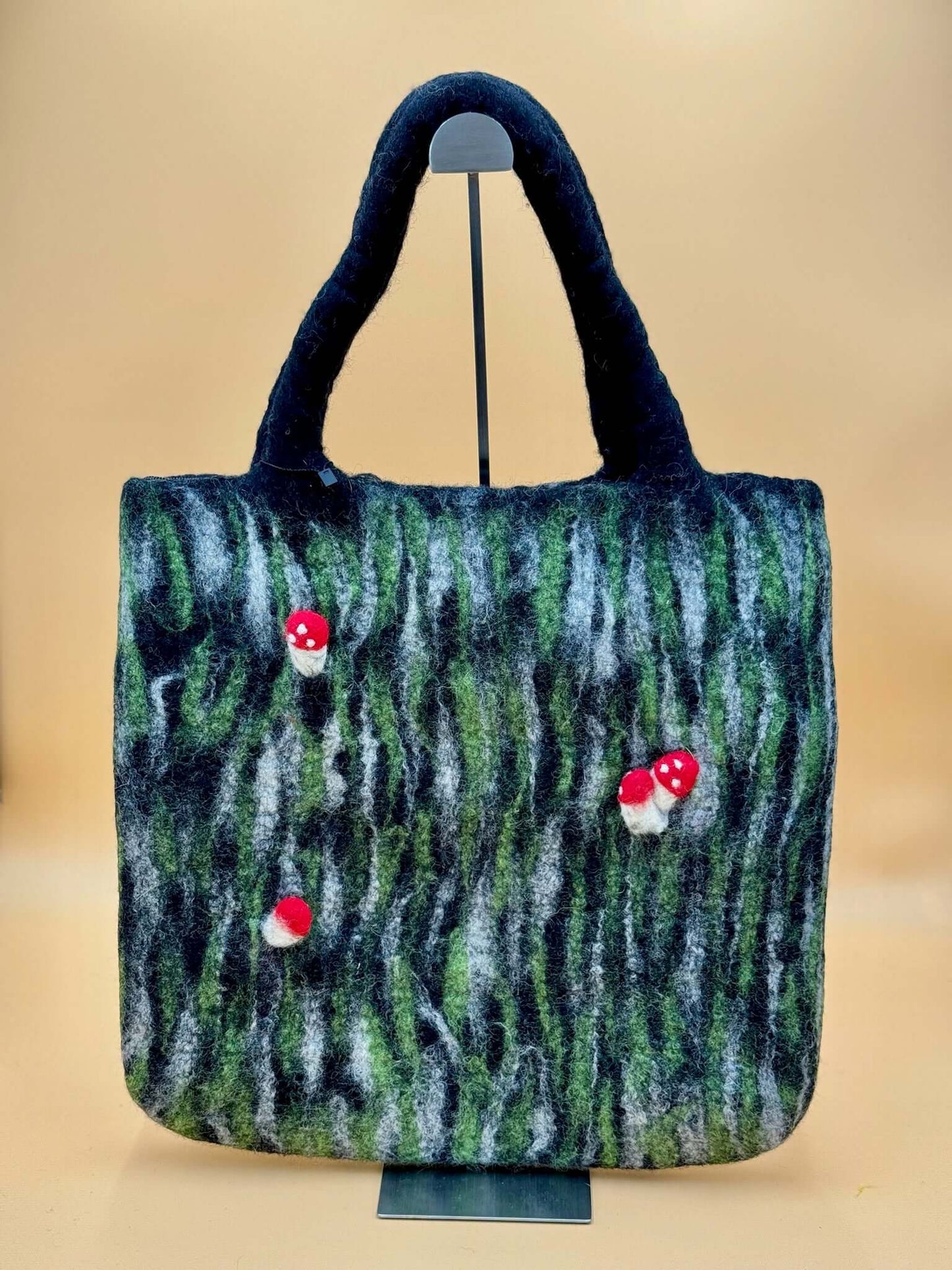 Handtasche Filztasche Size L Large Bag Moos mit Pilz - urbanchameleonberlin