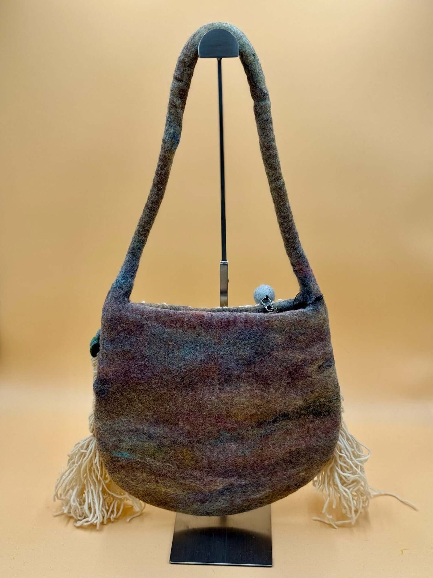 Schultertasche Filztasche Size M Baguette Tasche ugly girl - urbanchameleonberlin