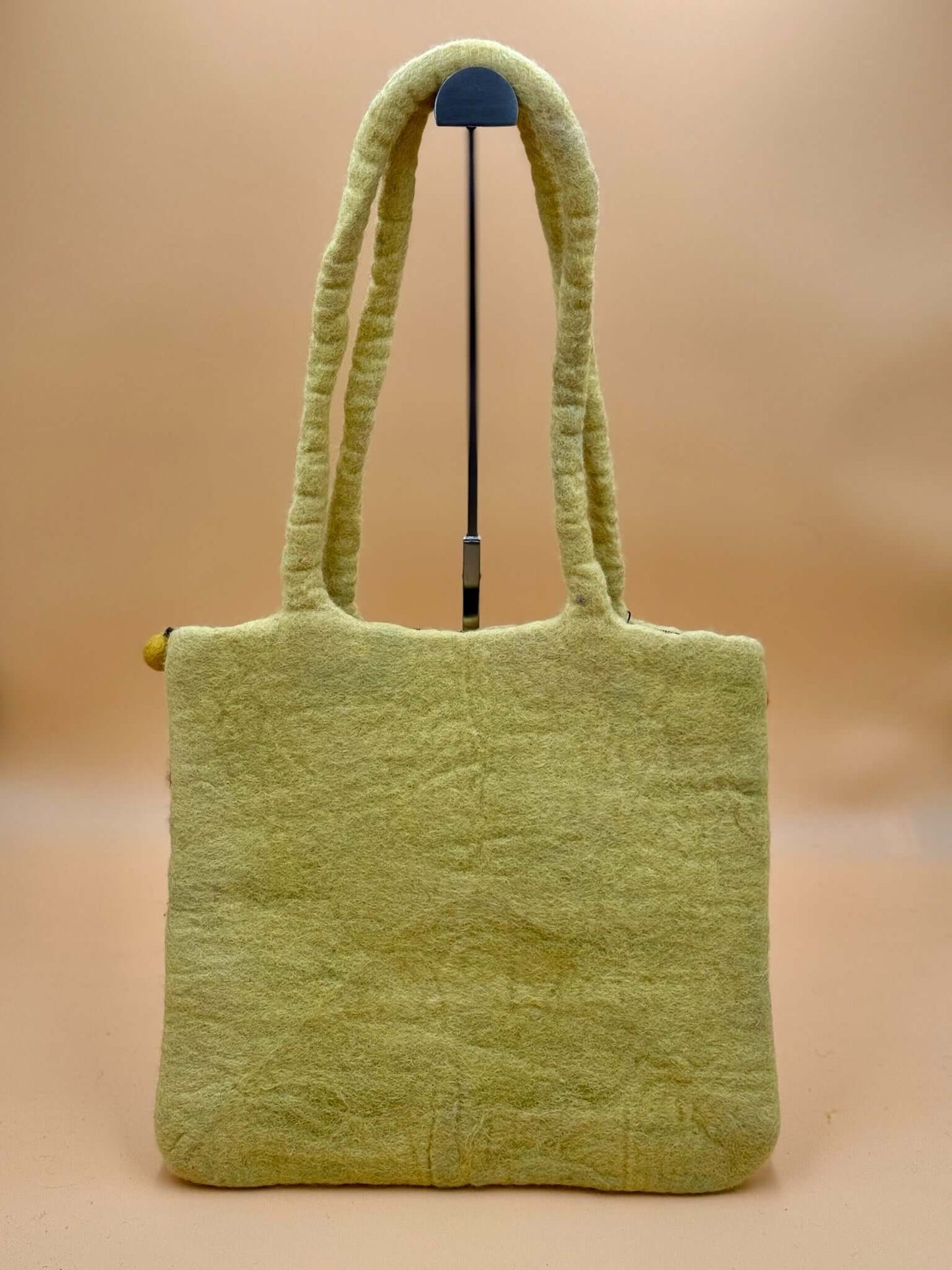 Schultertasche Filztasche Size L Shopper Zaubermädchen mit Schlange - urbanchameleonberlin