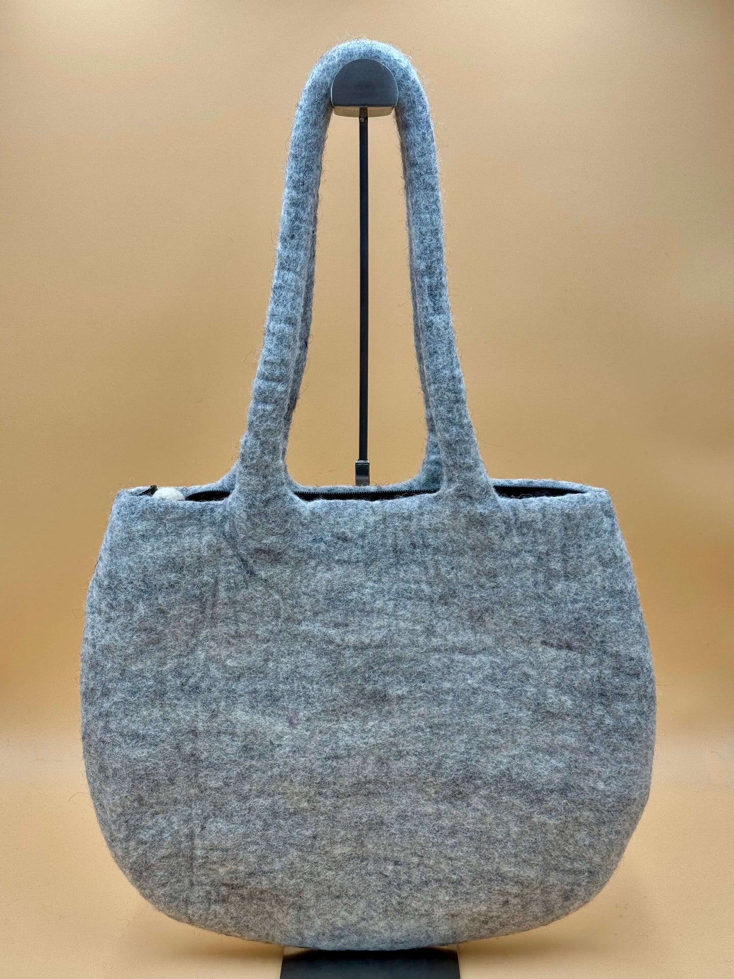 Schultertasche Filztasche Size L Totes Bag Katze trinkt Bubble-Tee - urbanchameleonberlin