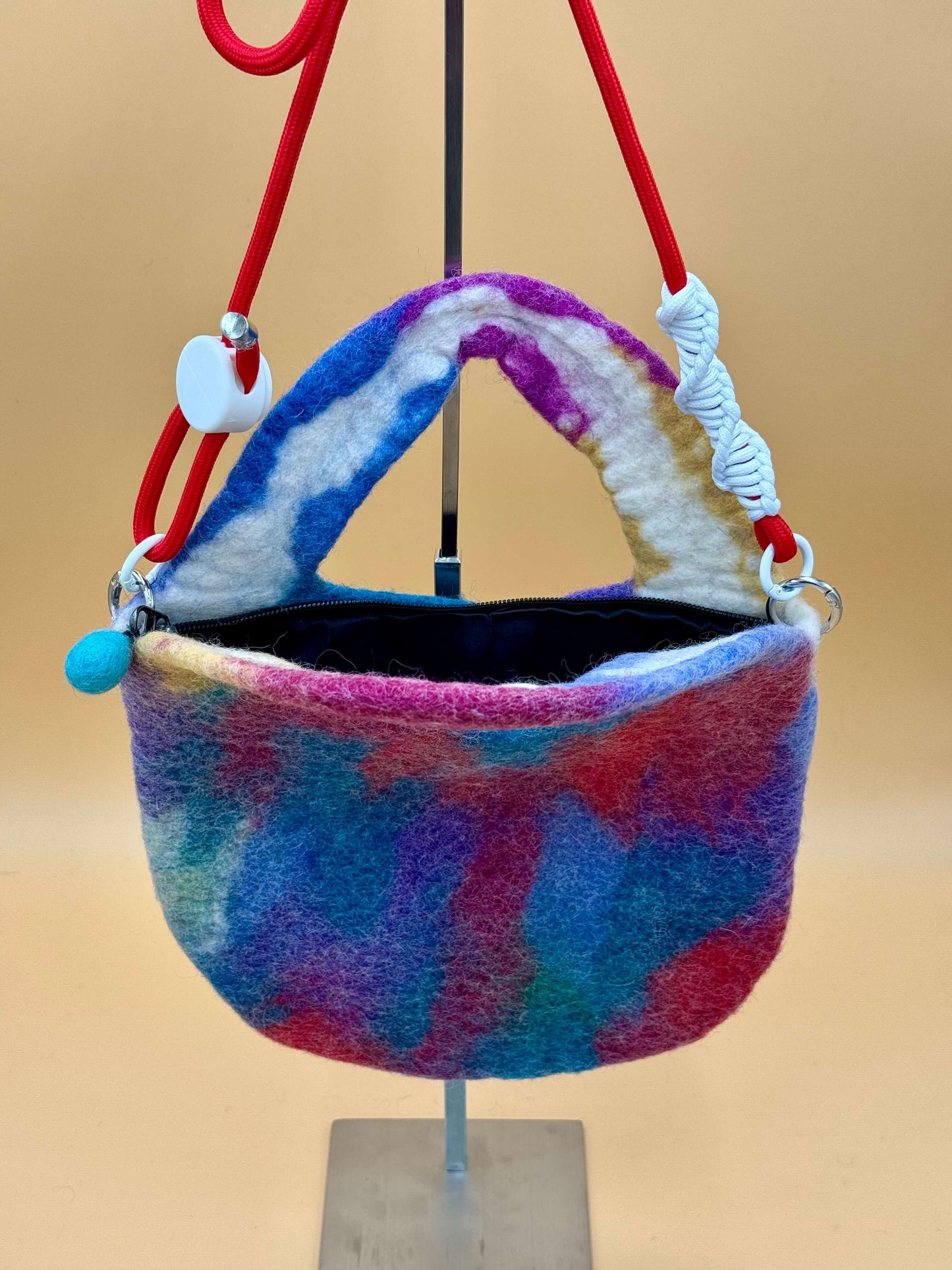 Umhängetasche Filztasche Size M Crossbody bunt - urbanchameleonberlin