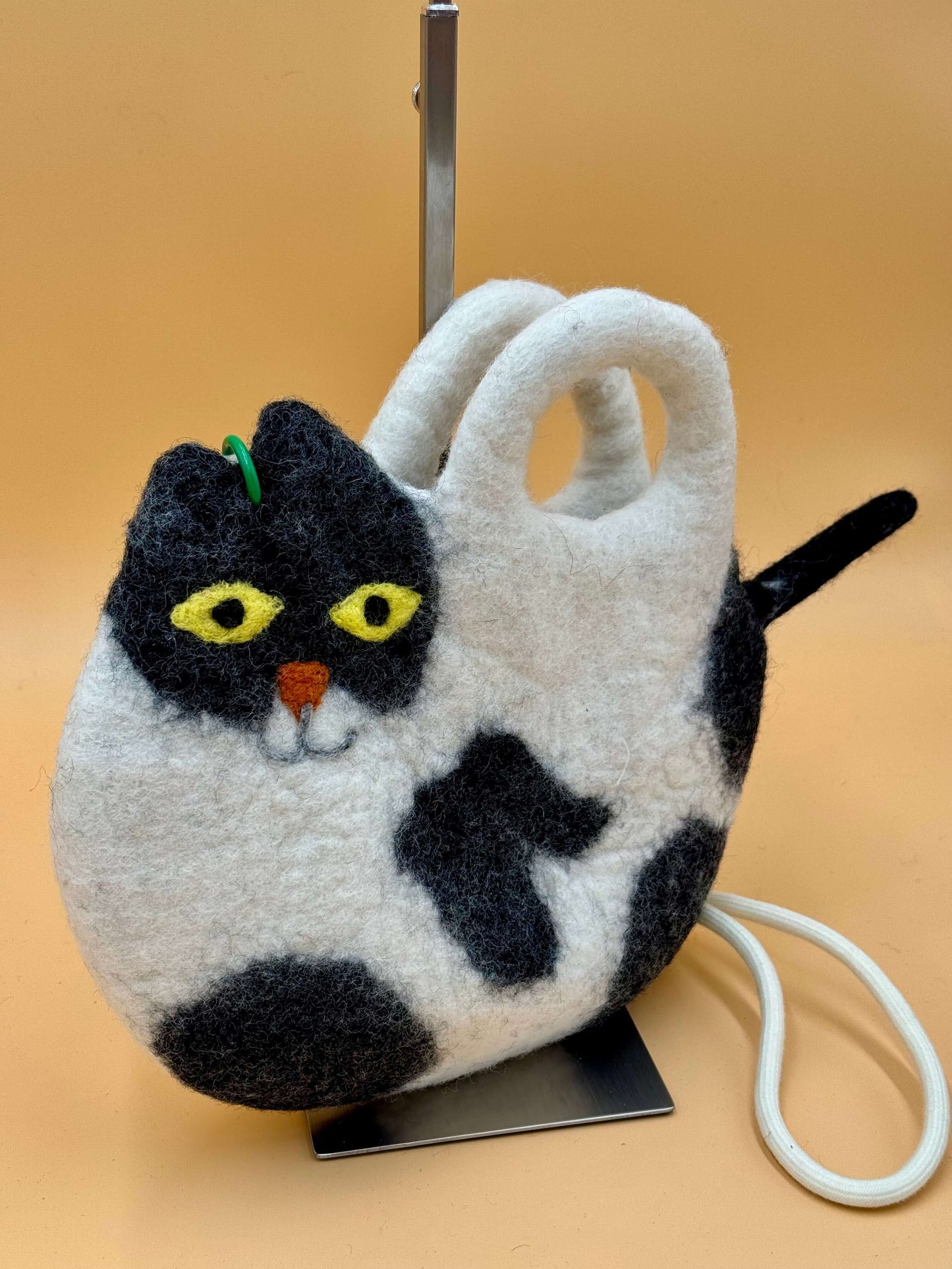 Umhängetasche Filztasche Size M Crossbody Katze - urbanchameleonberlin