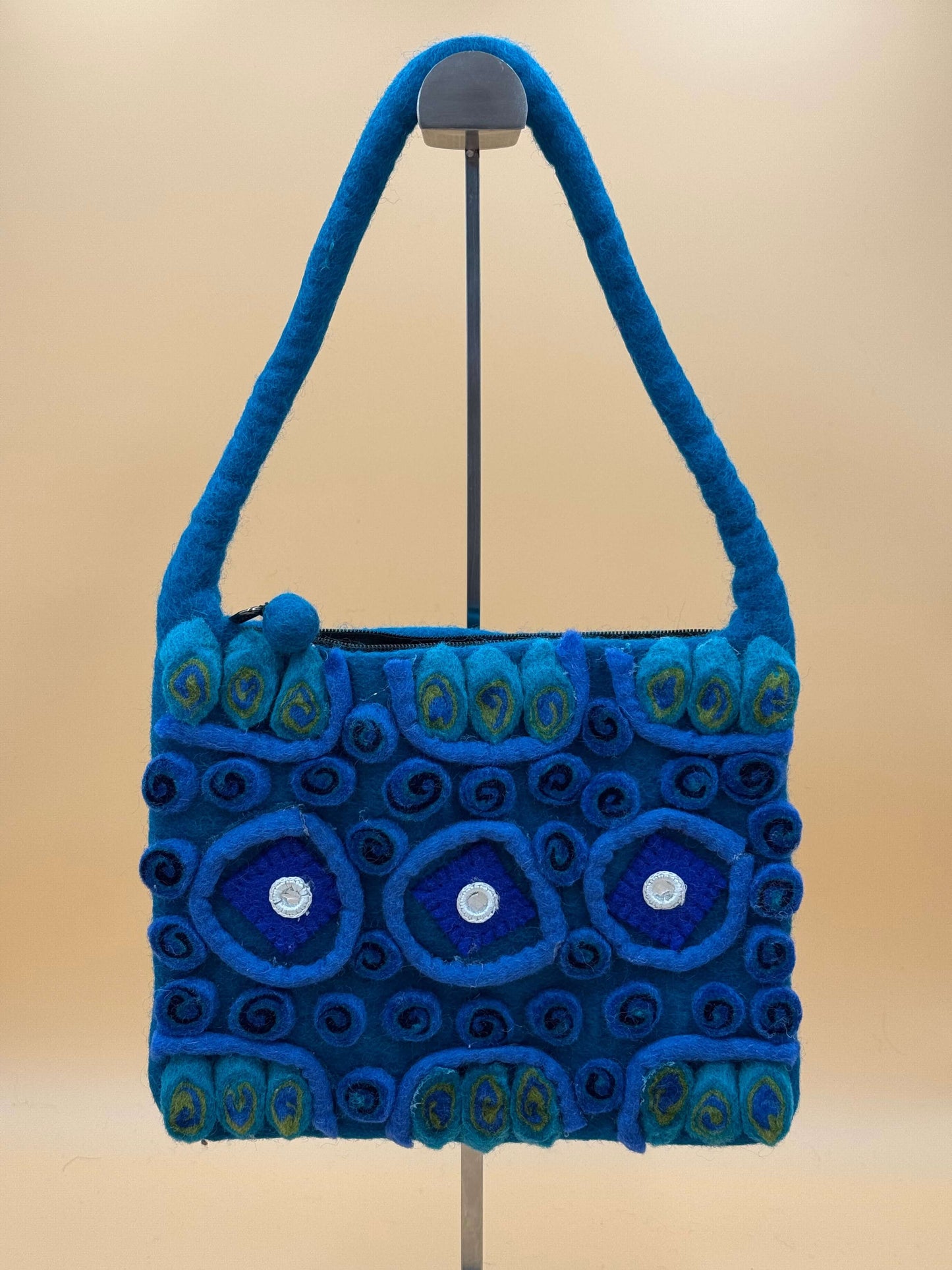 Schultertasche Filztasche Size M Baguette Bag kreative Welle - urbanchameleonberlin