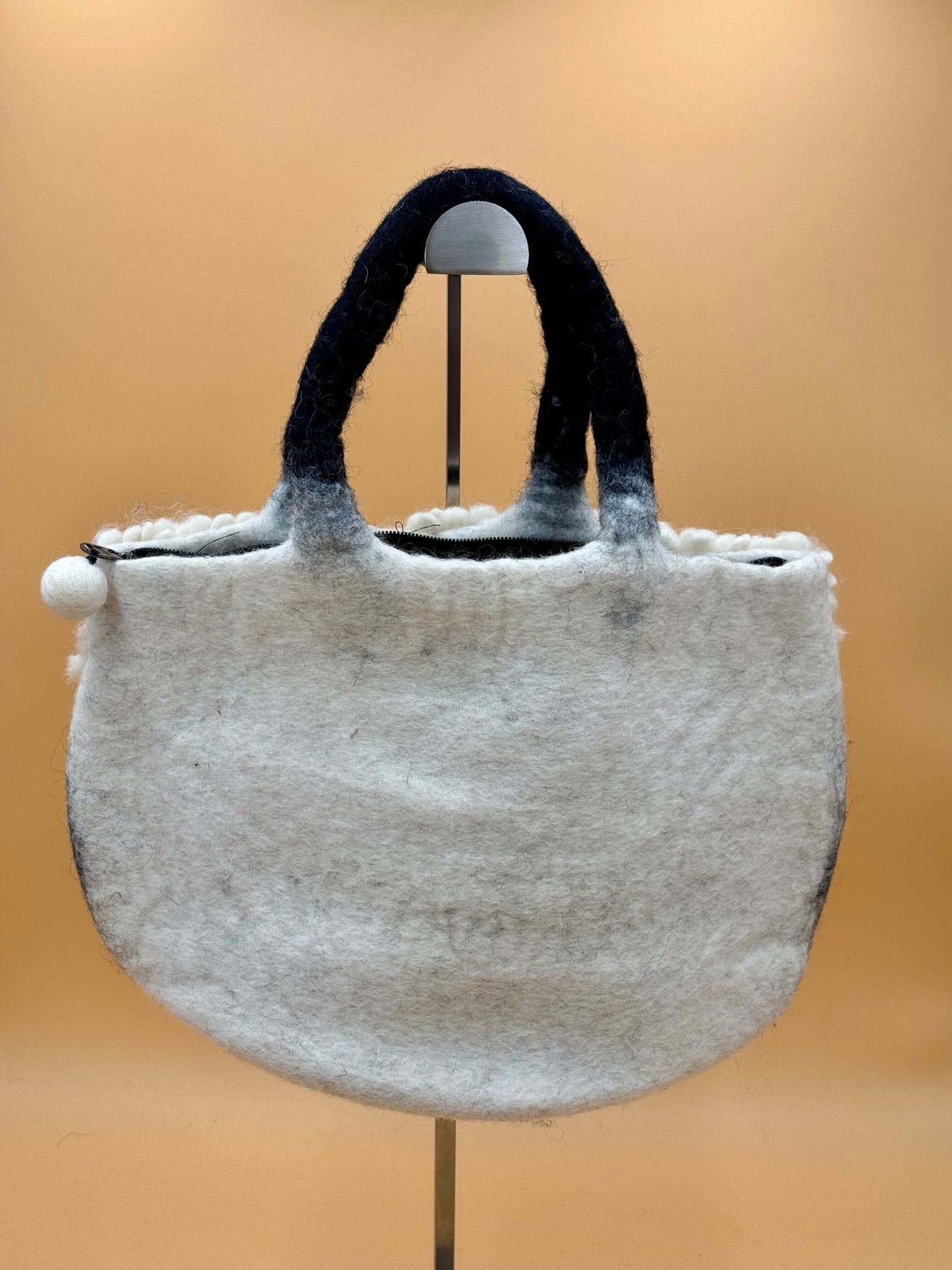Handtasche Filztasche Size M Totes Bag Schaf - urbanchameleonberlin