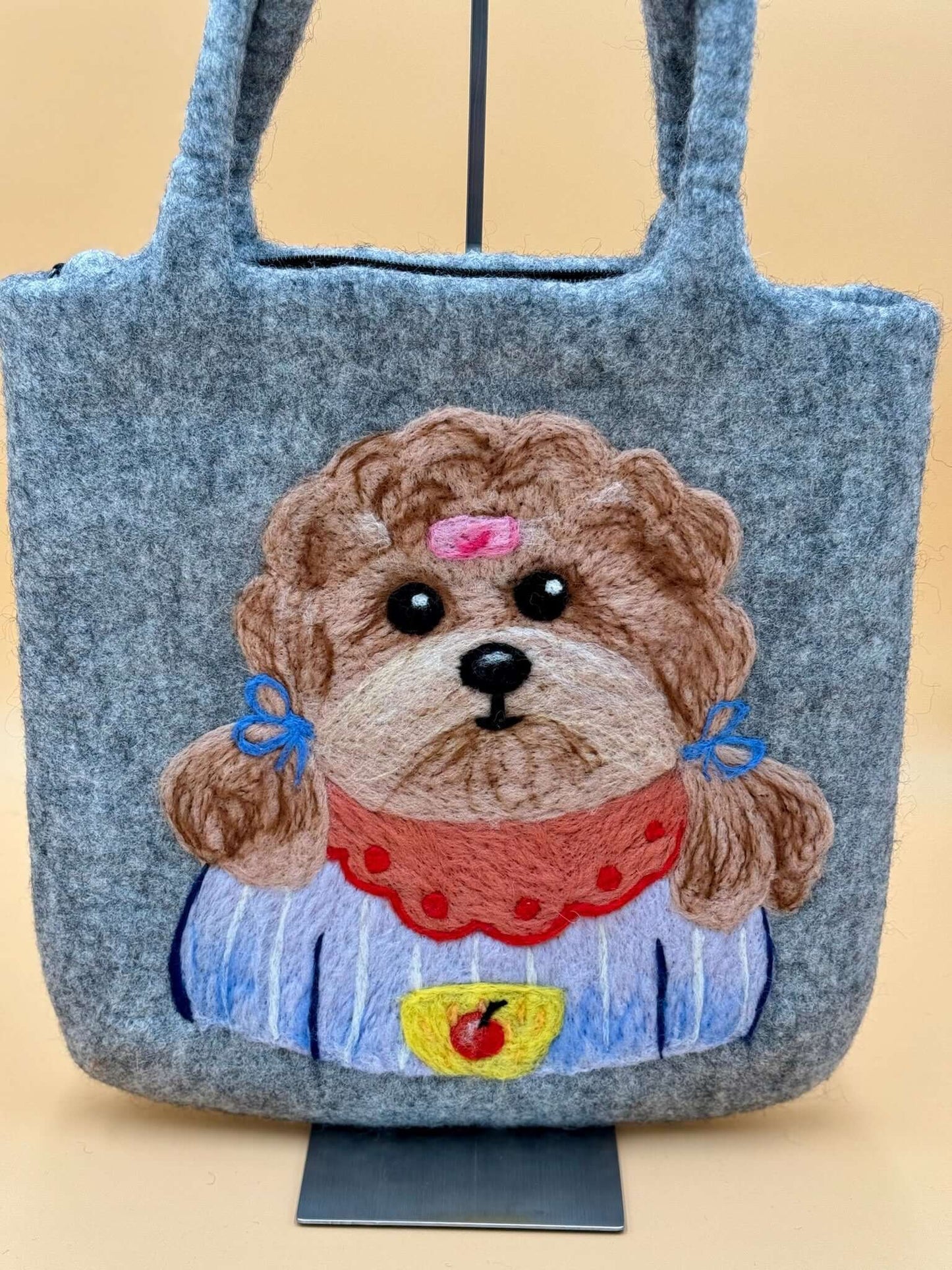 Schultertasche Filztasche Size L Shopper Hund mit Zopfe