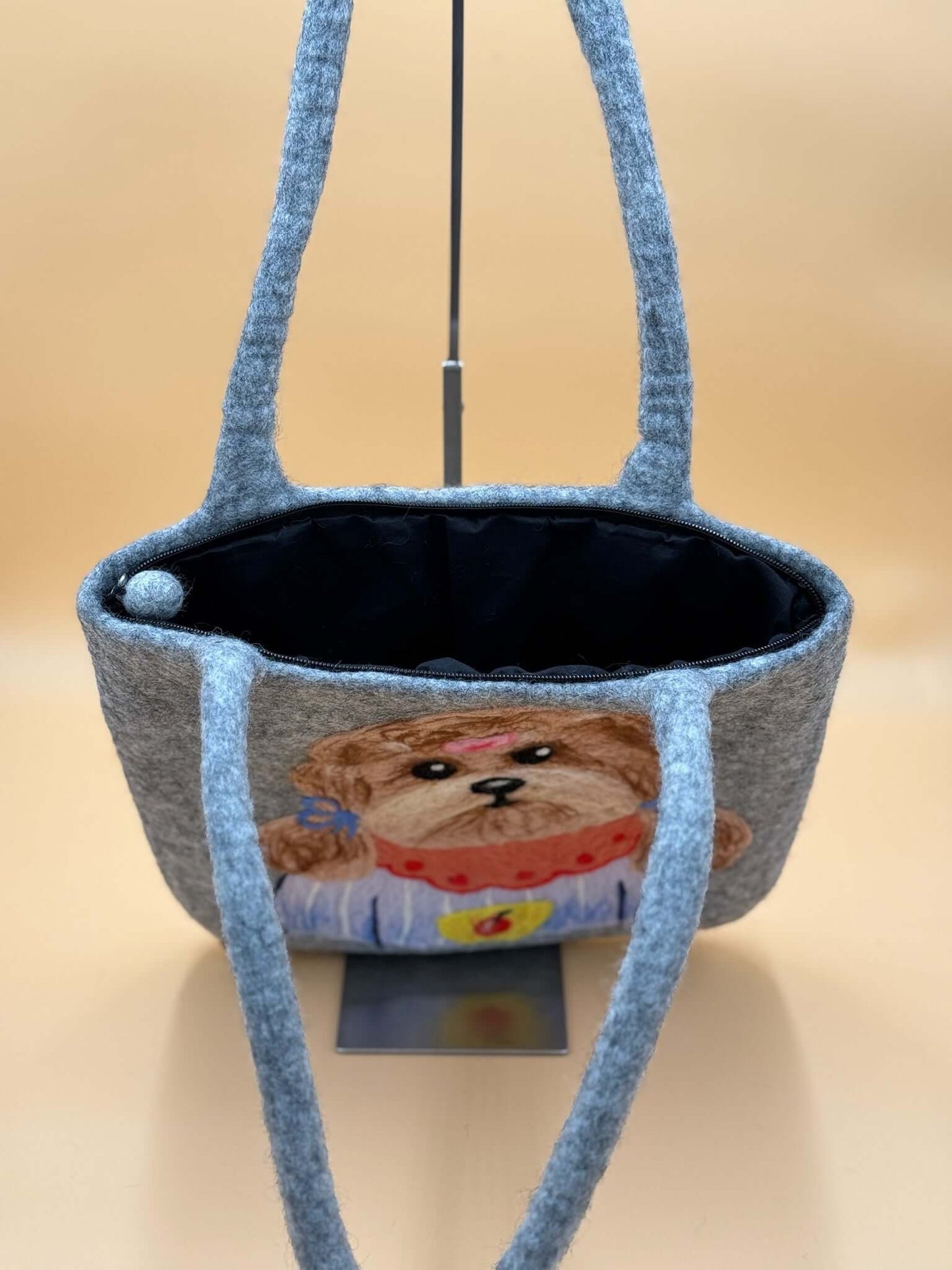 Schultertasche Filztasche Size L Shopper Hund mit Zopfe