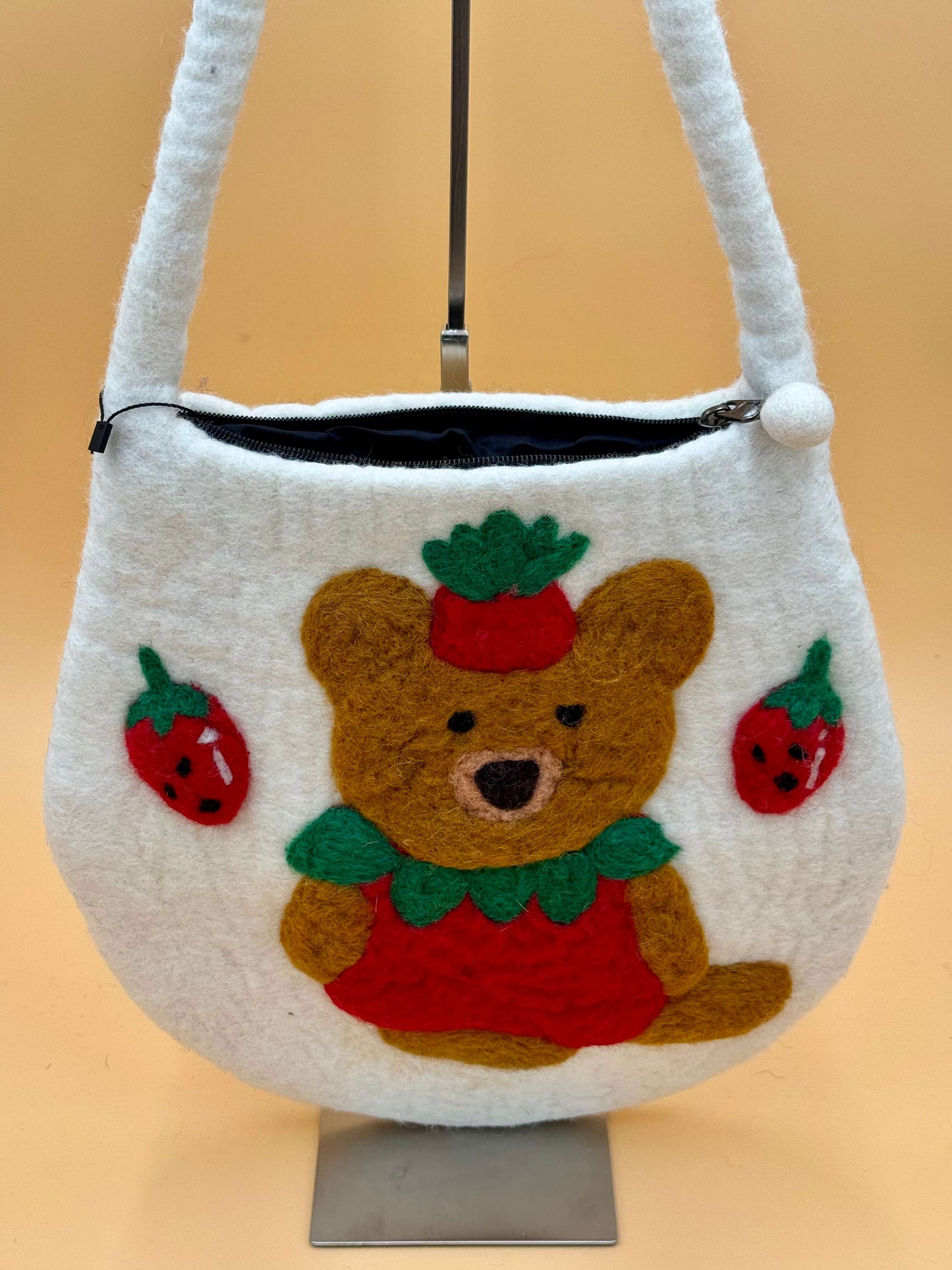 Handmade white felt shoulder bag featuring a bear with strawberries, Size M Baguette Bag, perfect for everyday use.