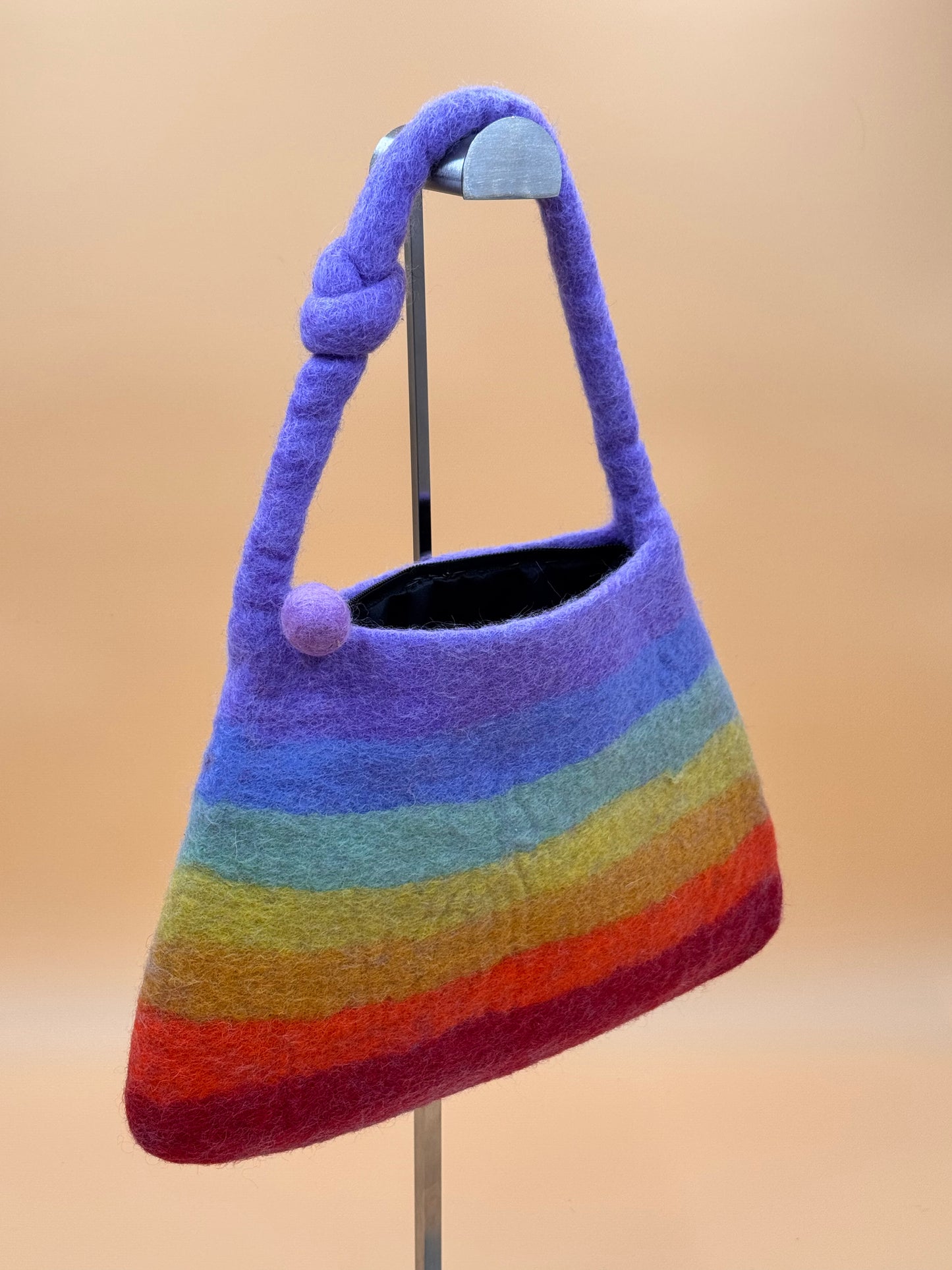 Schultertasche Filztasche Size M Baguette Bag Regenbogen