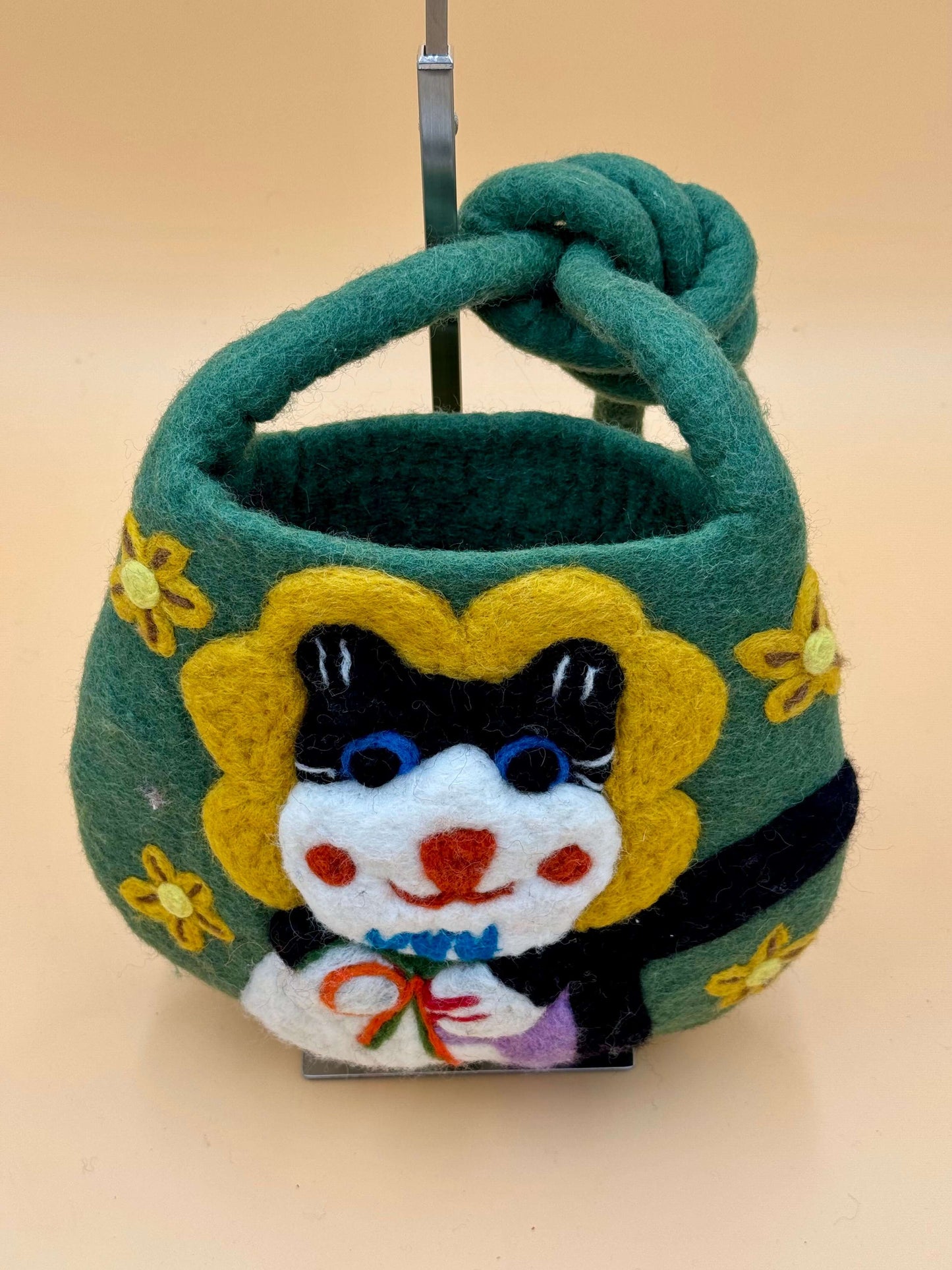 Handmade green felt crossbody bag with cat design and flower details, size S for small items.