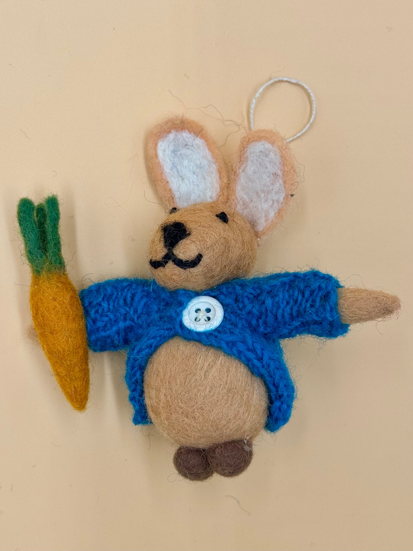 Filzanhänger Schlüsselanhänger Hase mit Karotte