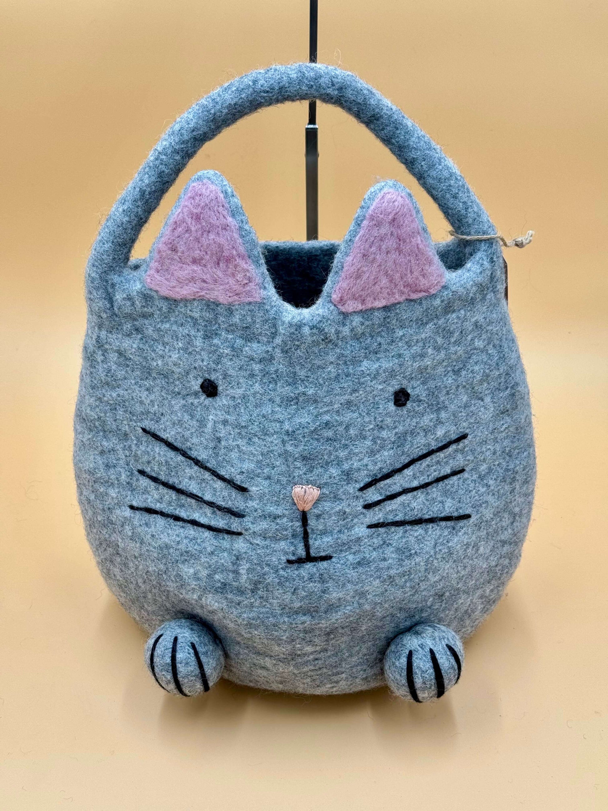 Handtasche Filztasche Korb Size L Aufbewahrungskorb Katze aus grauer Wolle mit rosa Ohren und Gesicht, 41x31cm.