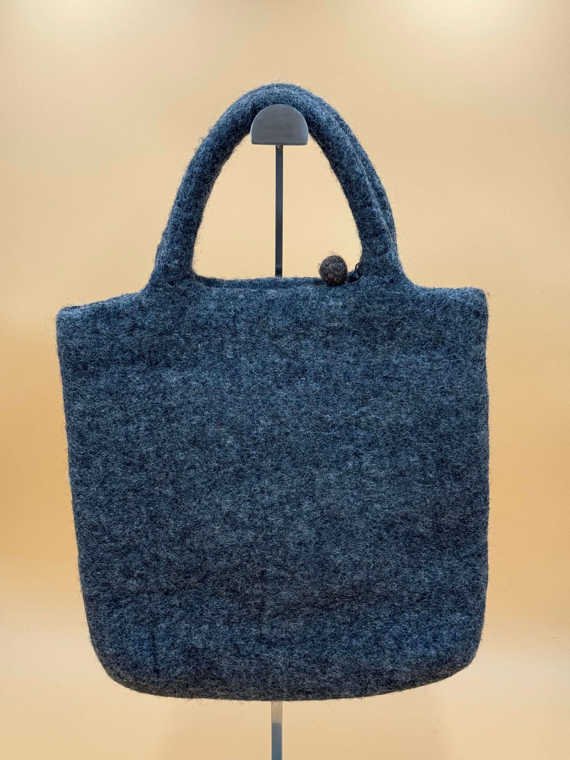 Handtasche Filztasche Size L in grau-blau, handgemachte große Filztasche für Strand und Alltag.
