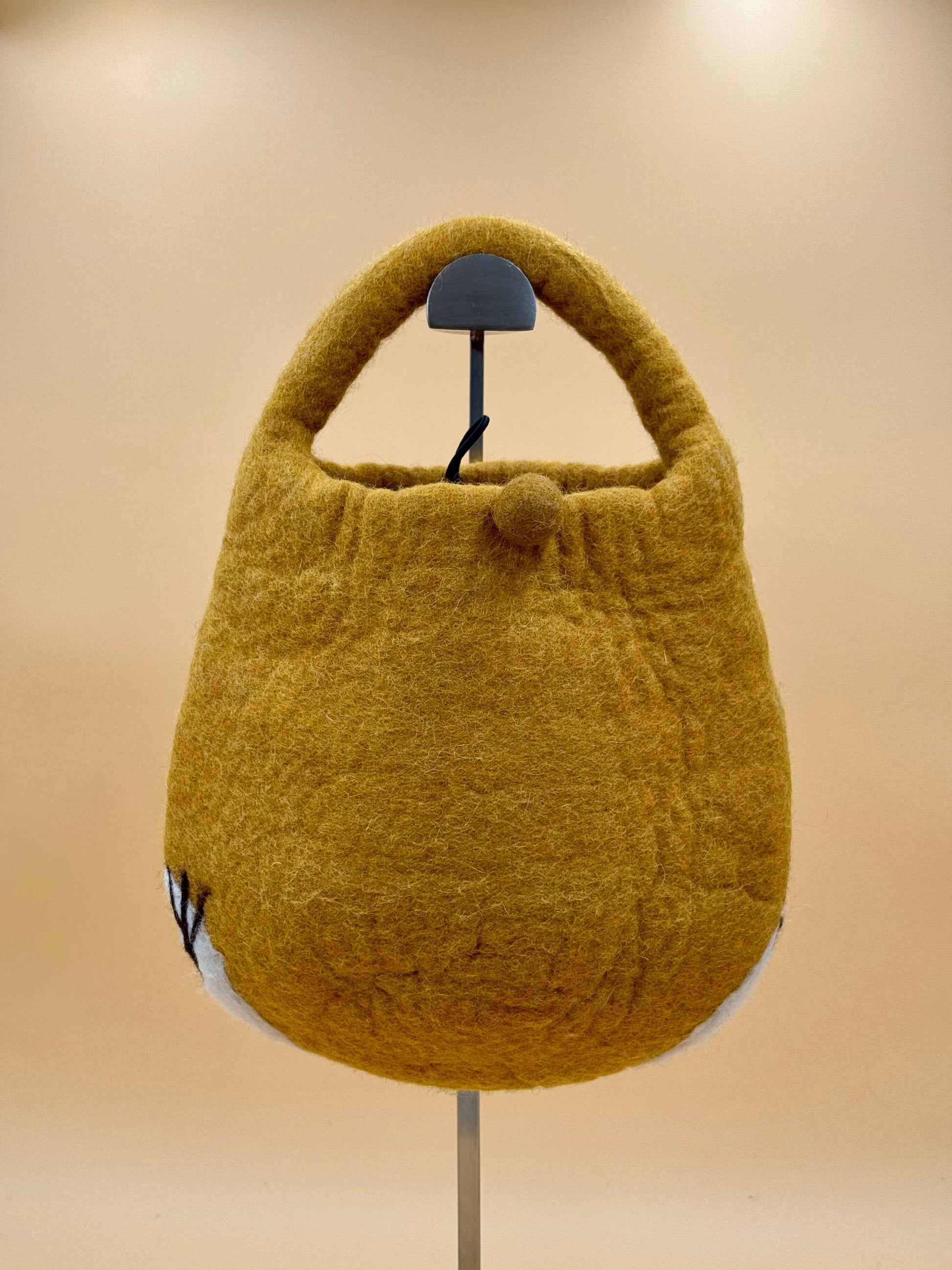 Handgemachte Handtasche Filztasche Size S Bucket Bag in gelb, ideal für Geldbörse und Kosmetik, 28x25 cm.