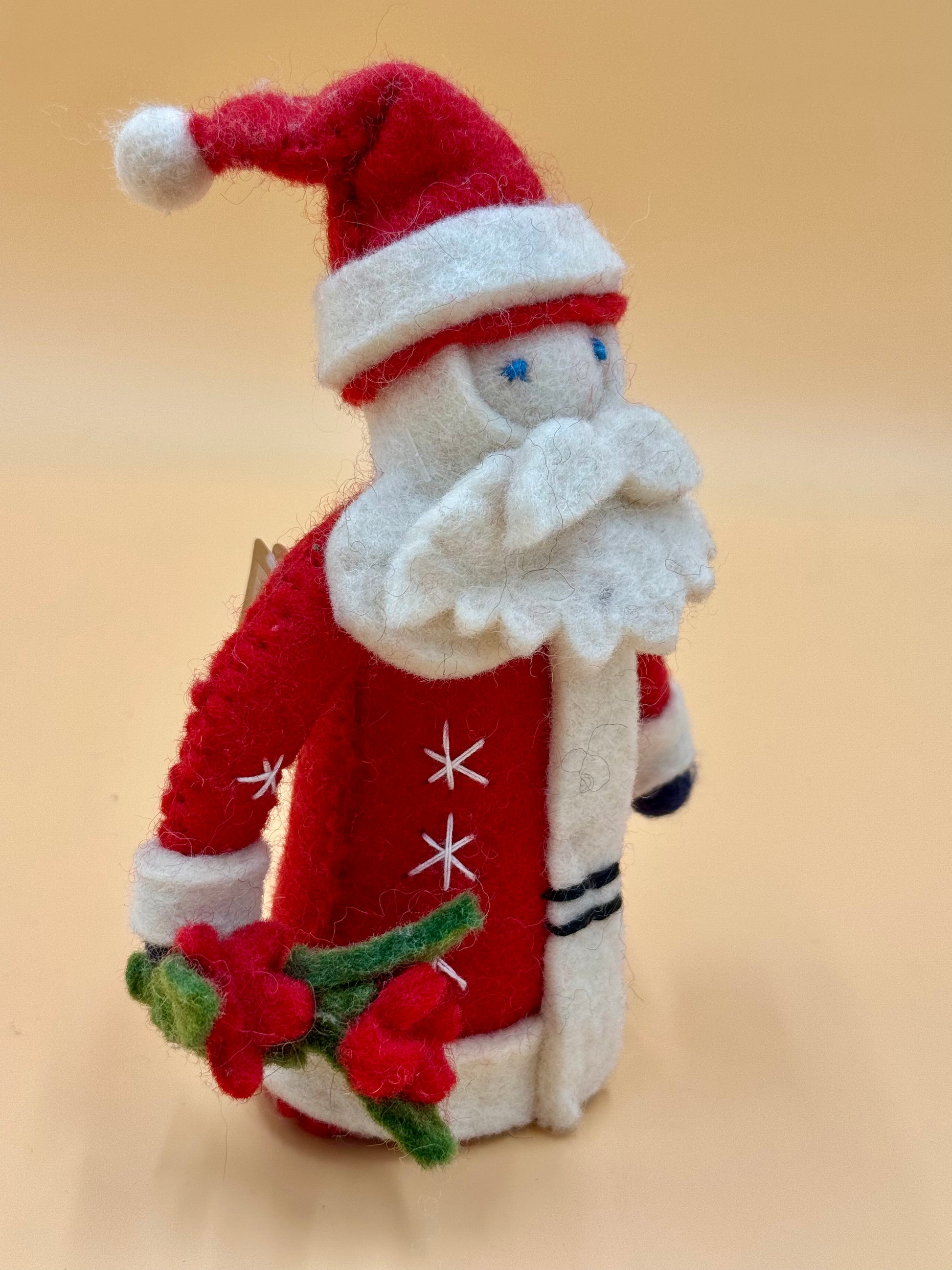 Filzfigur Weihnachtsmann mit Blumen