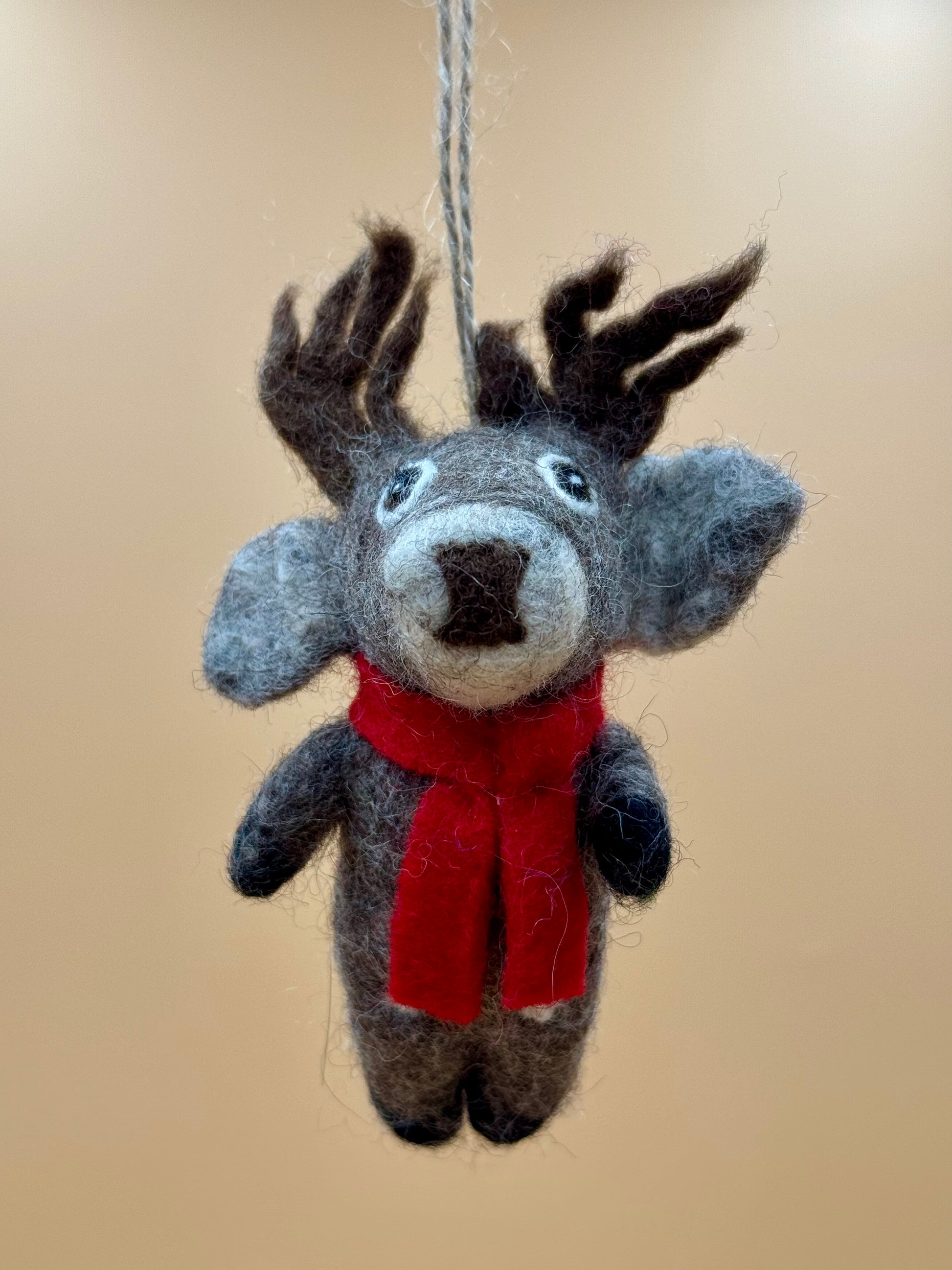 Filzanhänger Schlüsselanhänger Rentier grau