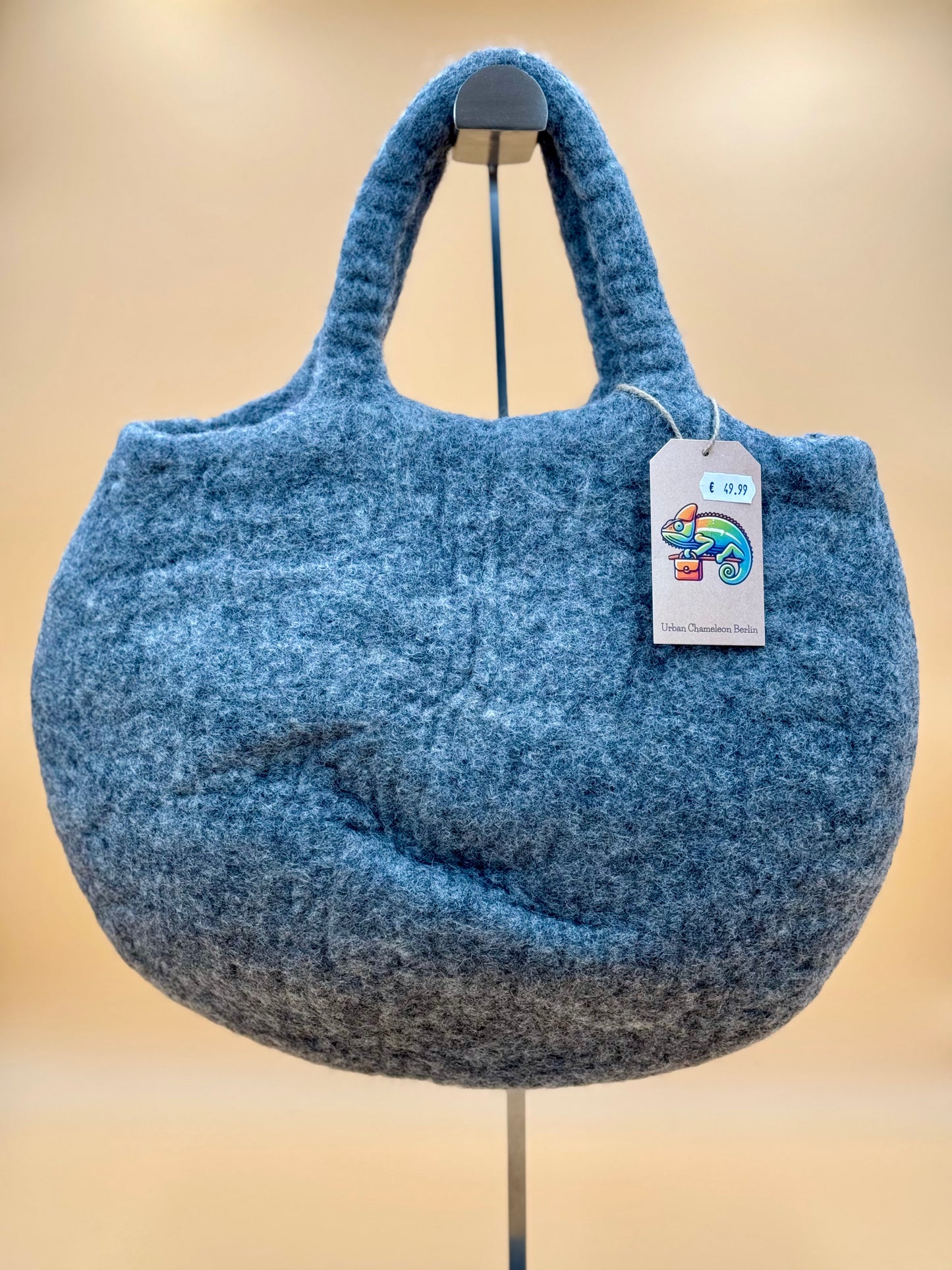 Handtasche Size L Totes Bag Schnee Haus - urbanchameleonberlin