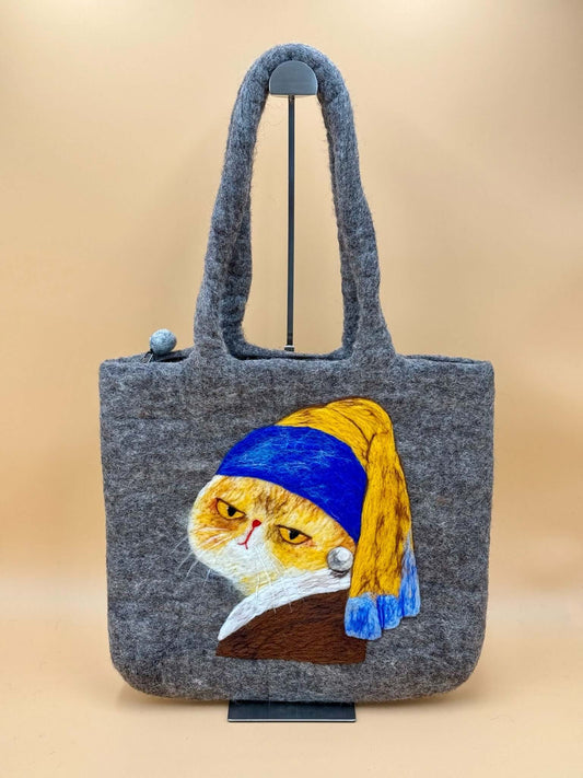 Handmade grey felt shoulder bag with cat design, size L, featuring a pearl and colorful details.