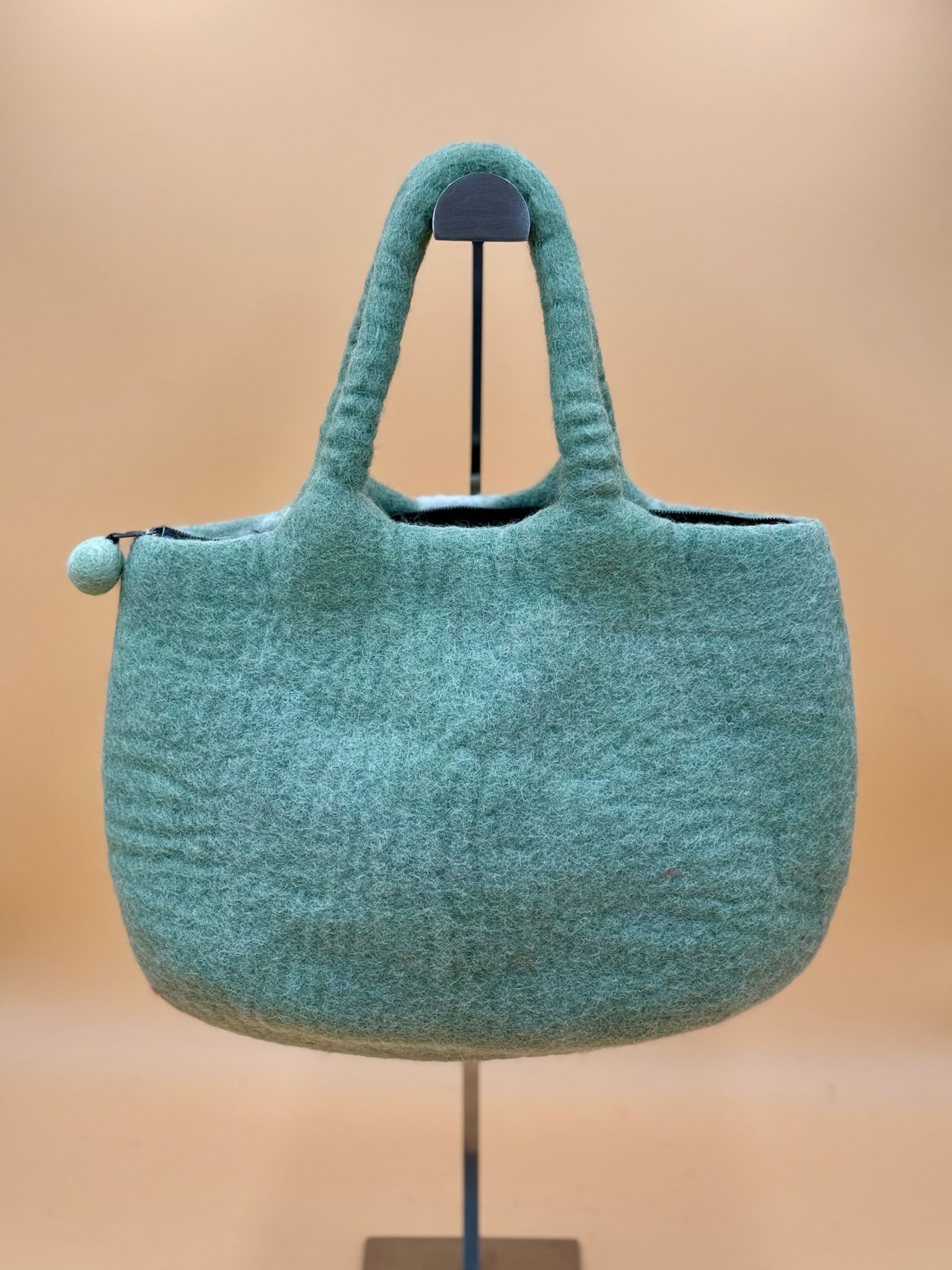 Handtasche Size M Totes Bag Hirsch mit Apfel - urbanchameleonberlin