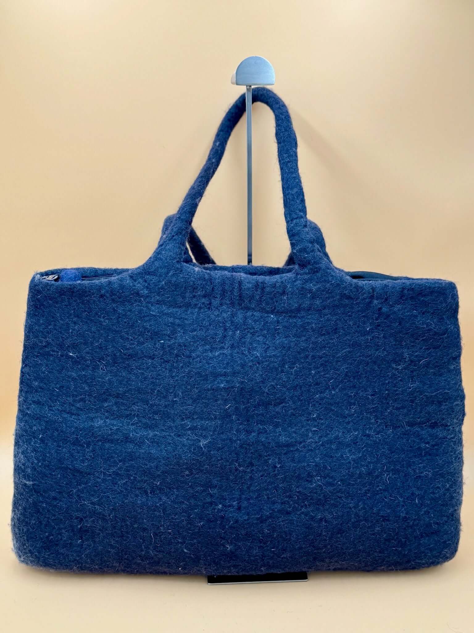 Schultertasche Filztasche Size XL Large Bag in dark blue with handles, perfect for carrying everyday essentials.