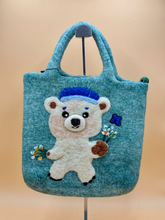 Handtasche Siez L Large Bag Bär mit Blumen - urbanchameleonberlin