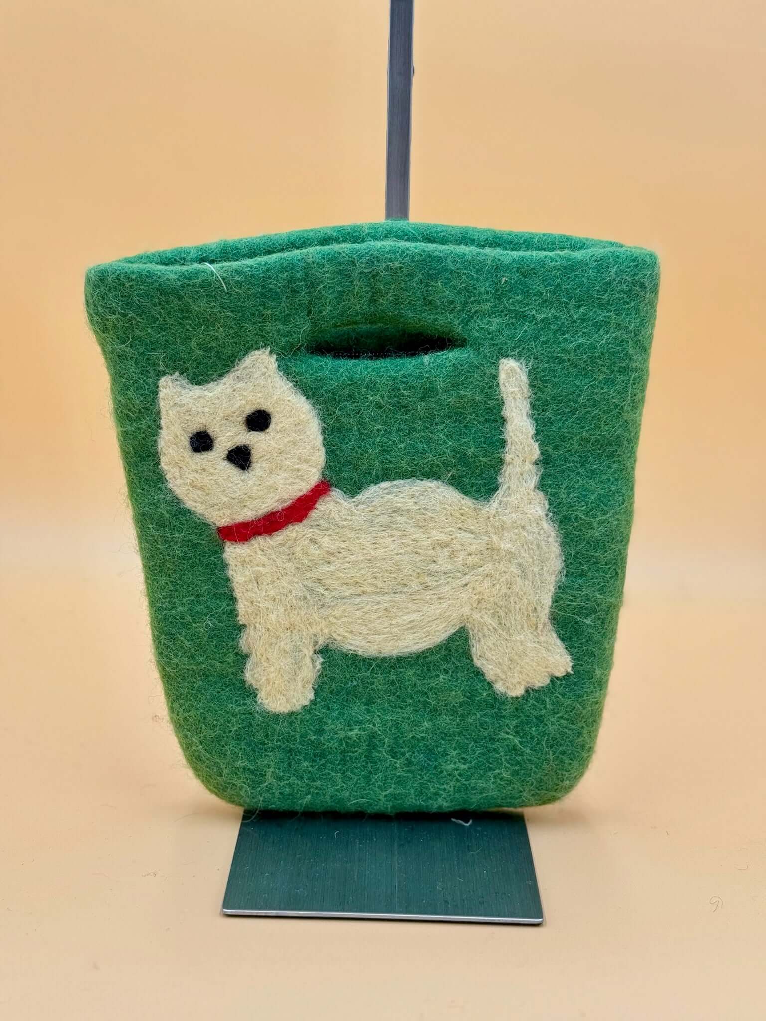 Handtasche Filztasche Size S Bucket Bag Hund - urbanchameleonberlin