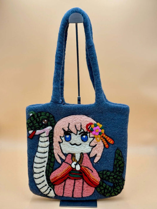 Schultertasche Filztasche Size L Shopper Zaubermädchen mit Schlange - urbanchameleonberlin