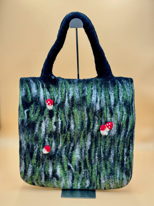 Handtasche Size L Large Bag Moos mit Pilz - urbanchameleonberlin
