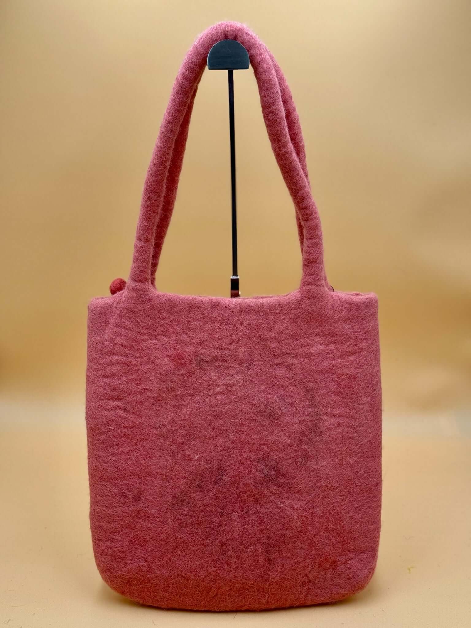 Schultertasche Filztasche Size L Shopper chinesisches Mädchen mit Schlange - urbanchameleonberlin