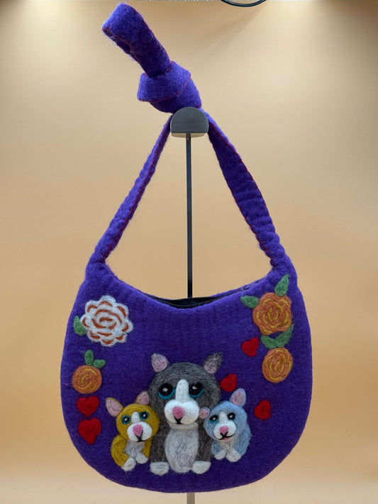 Umhängetasche Filztasche Size M Crossbody drei Katzen - urbanchameleonberlin