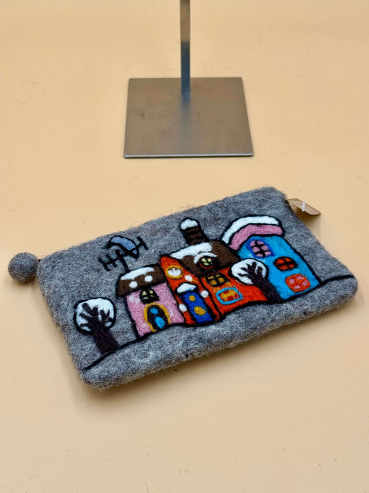 Geldbörse Filztasche Size L Touch Häuser - urbanchameleonberlin