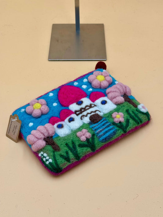 Geldbörse Filztasche Size L Touch Häuser - urbanchameleonberlin