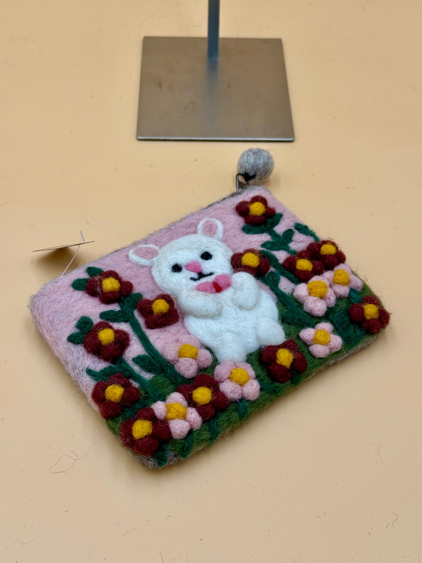 Geldbörse Size L Touch Hase mit Blumen - urbanchameleonberlin