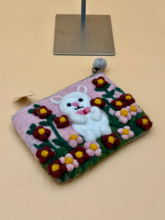 Geldbörse Size L Touch Hase mit Blumen - urbanchameleonberlin
