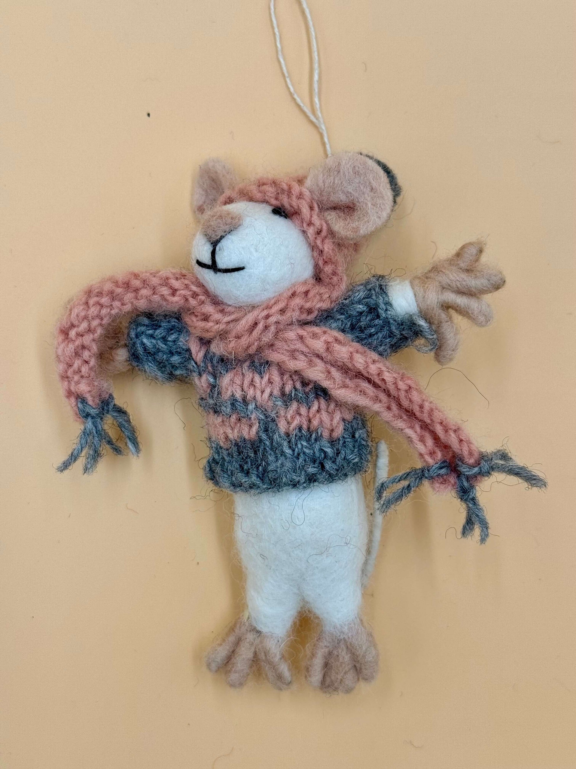 Handmade felt mouse keychain with a hat and scarf in pink and gray colors, unique design, perfect for gifts.