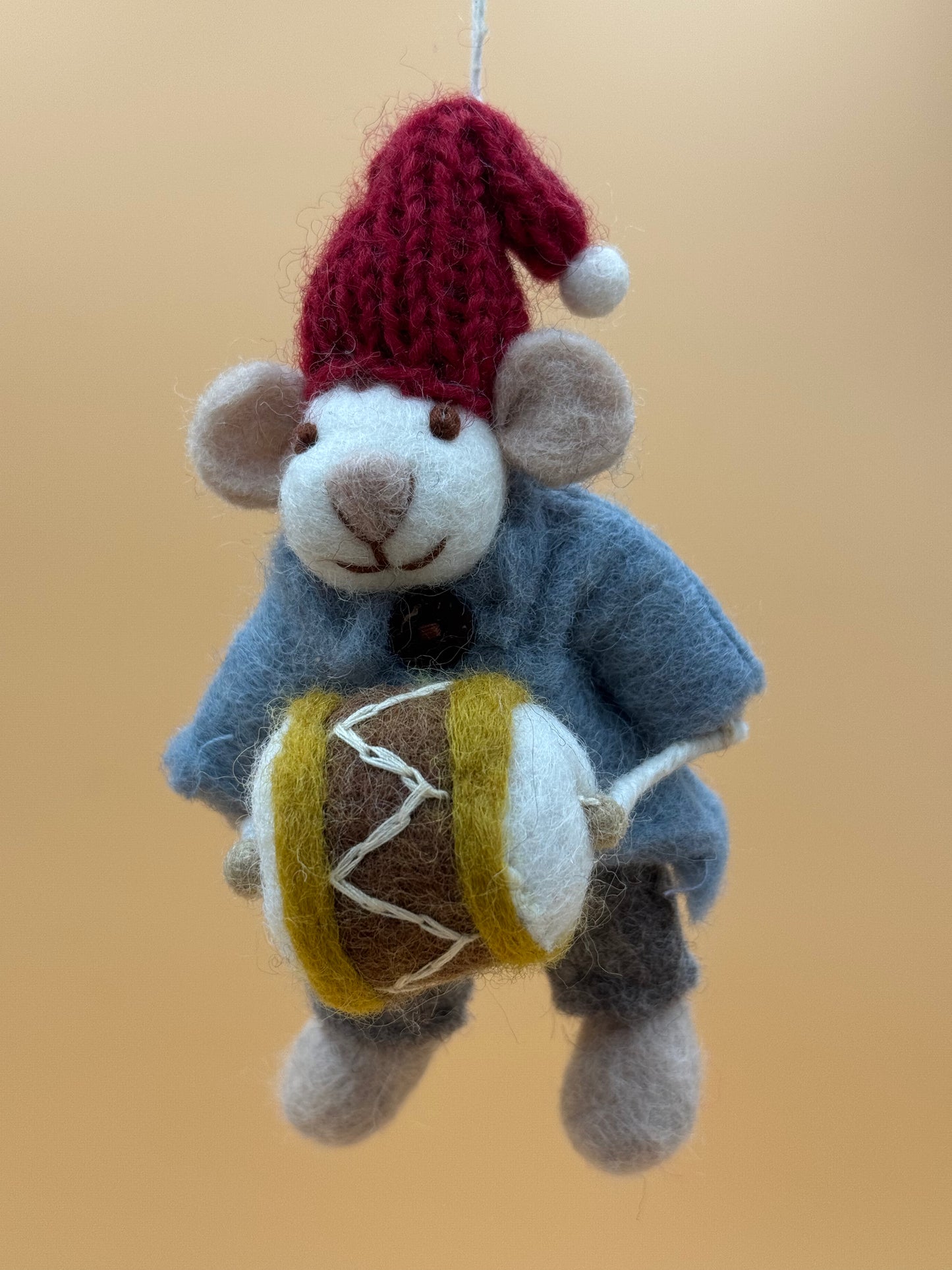 Filzanhänger Maus in Band Trommel - urbanchameleonberlin