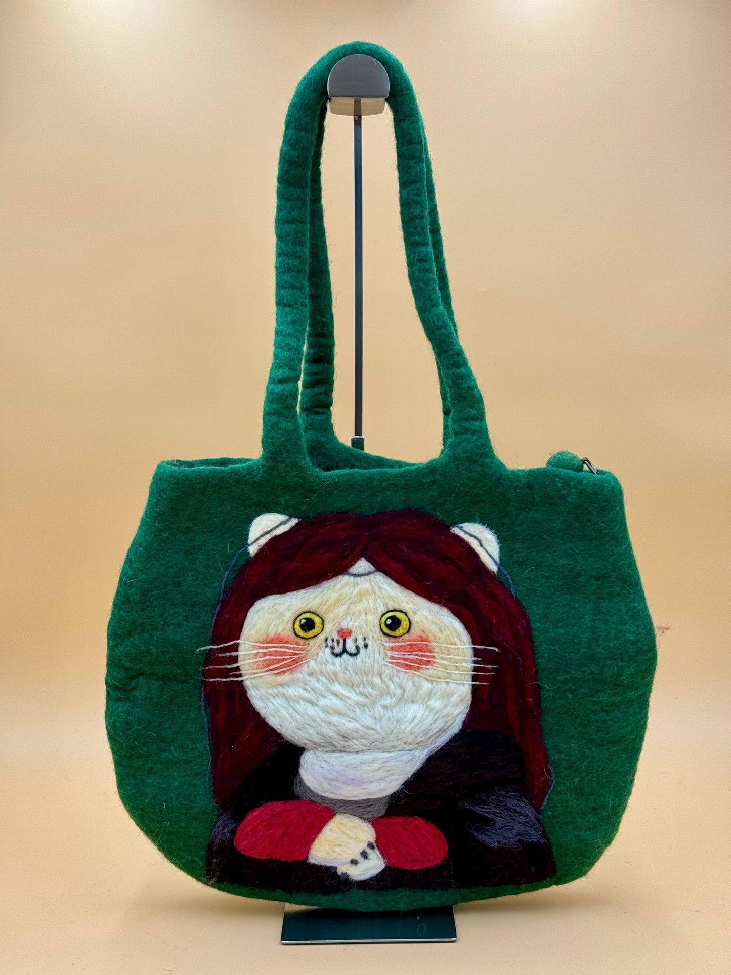 Schultertasche Filztasche Size L mit Mona Lisa Katze Design, handgemacht aus 100% Wolle.