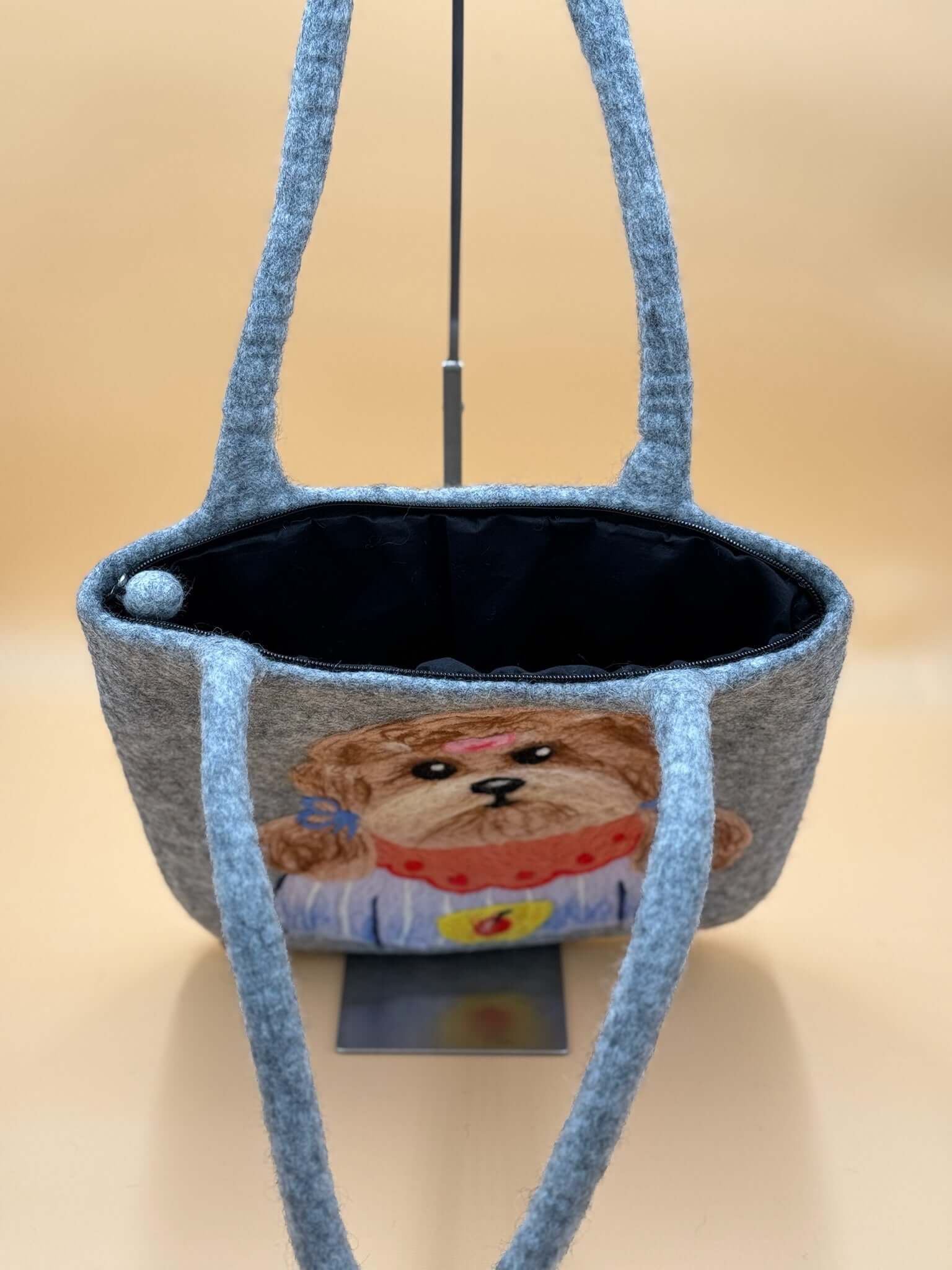 Schultertasche Filztasche Size L Shopper Hund mit Zopfe