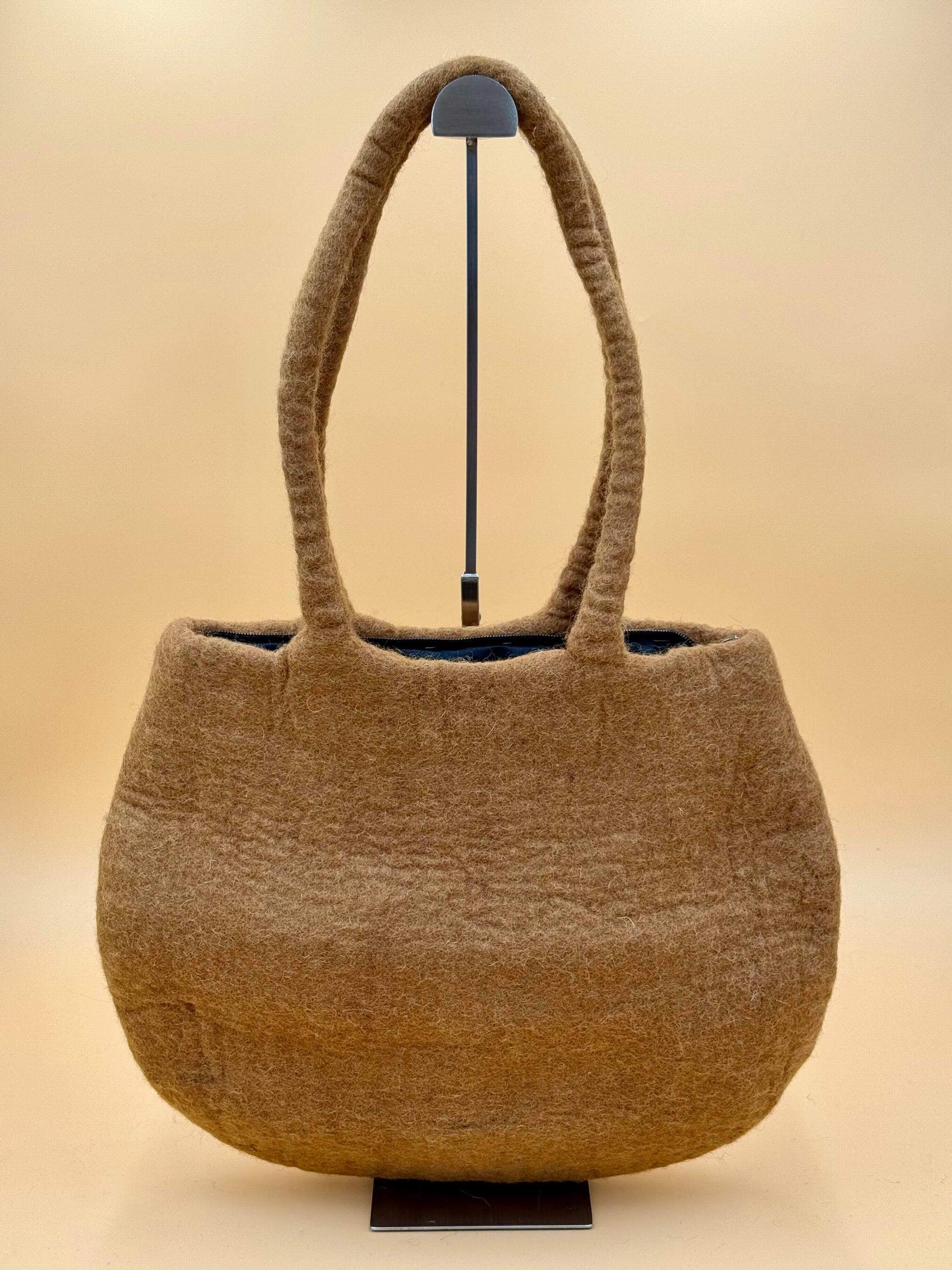 Handmade brown felt tote bag, shoulder bag, size L, stylish design with zipper and lined interior.
